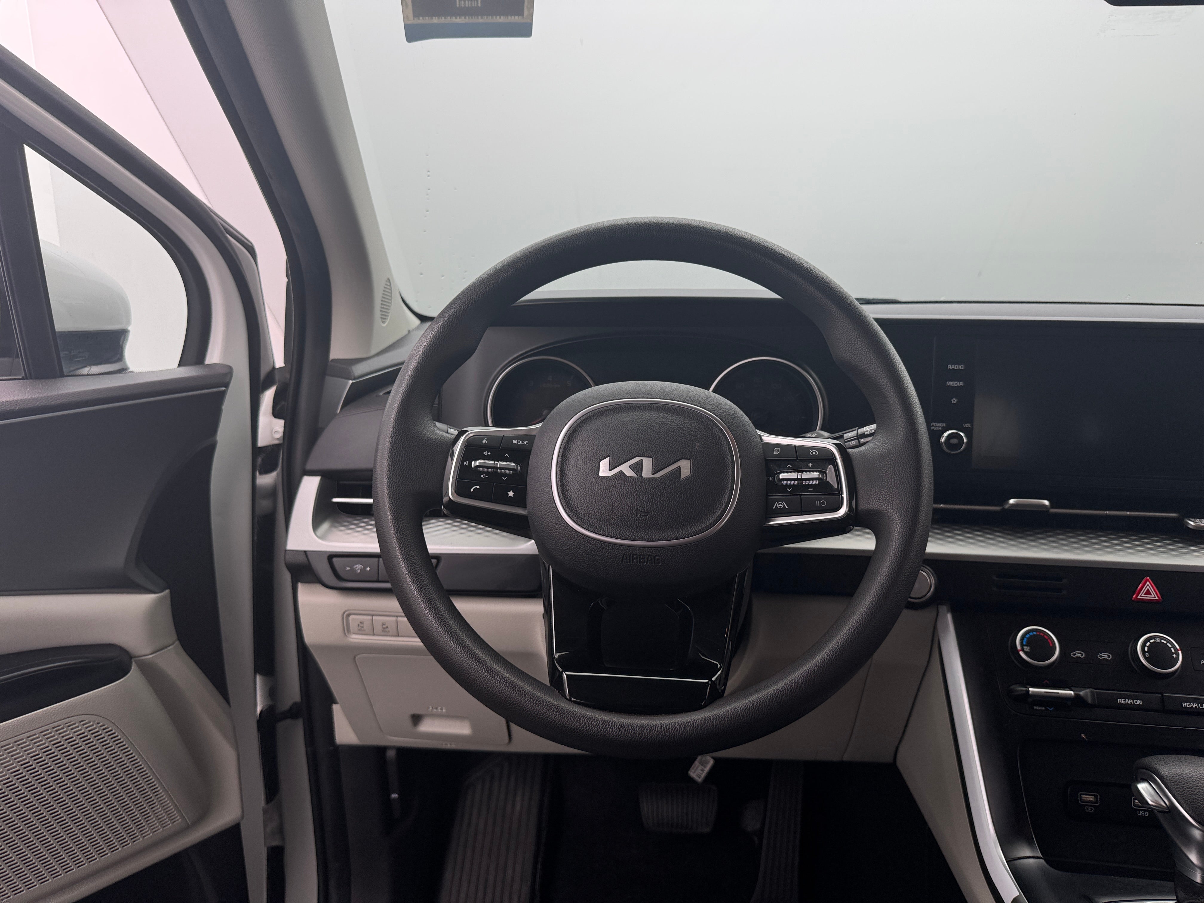 2022 Kia Carnival LX 5