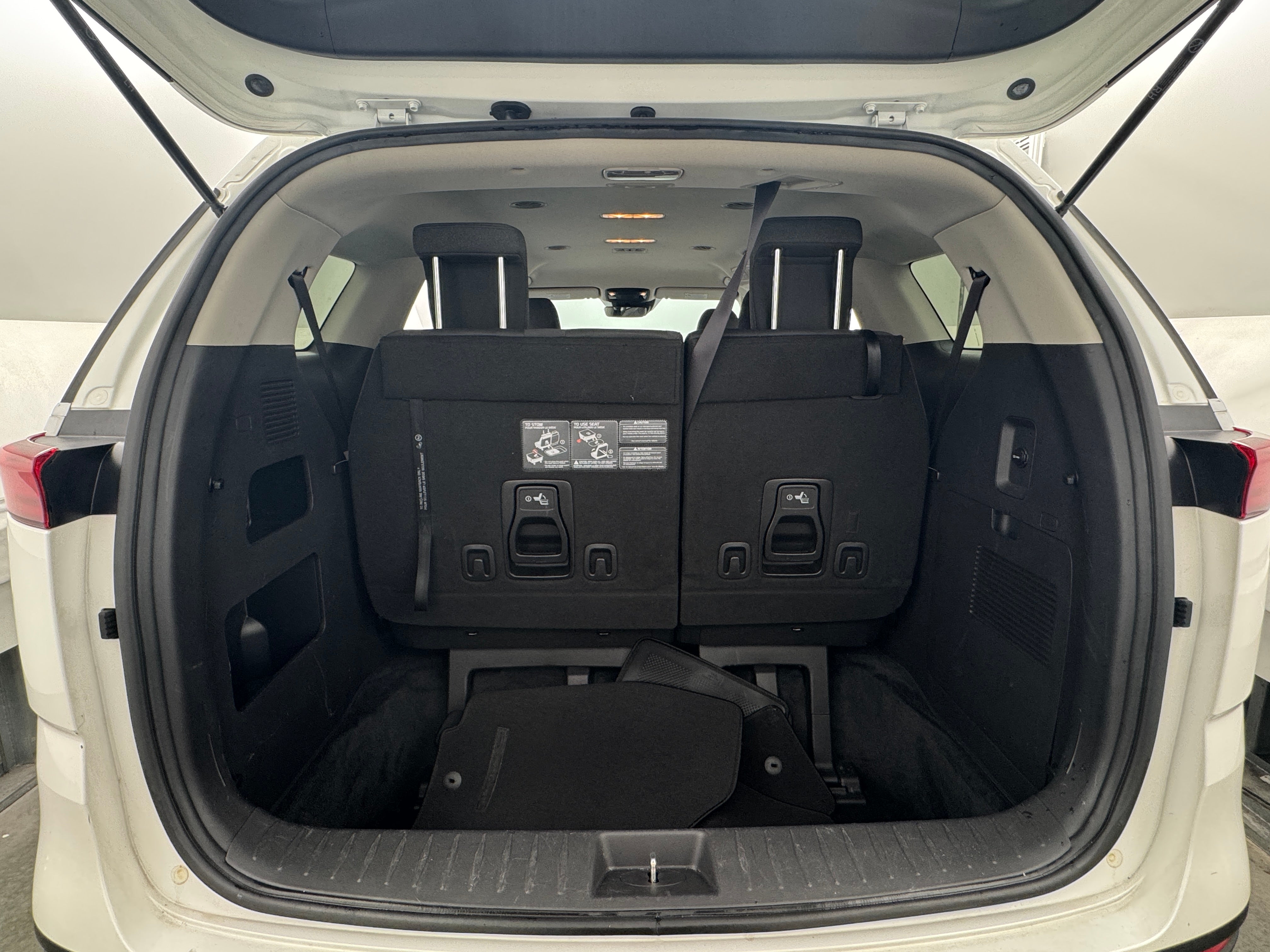 2022 Kia Carnival LX 7