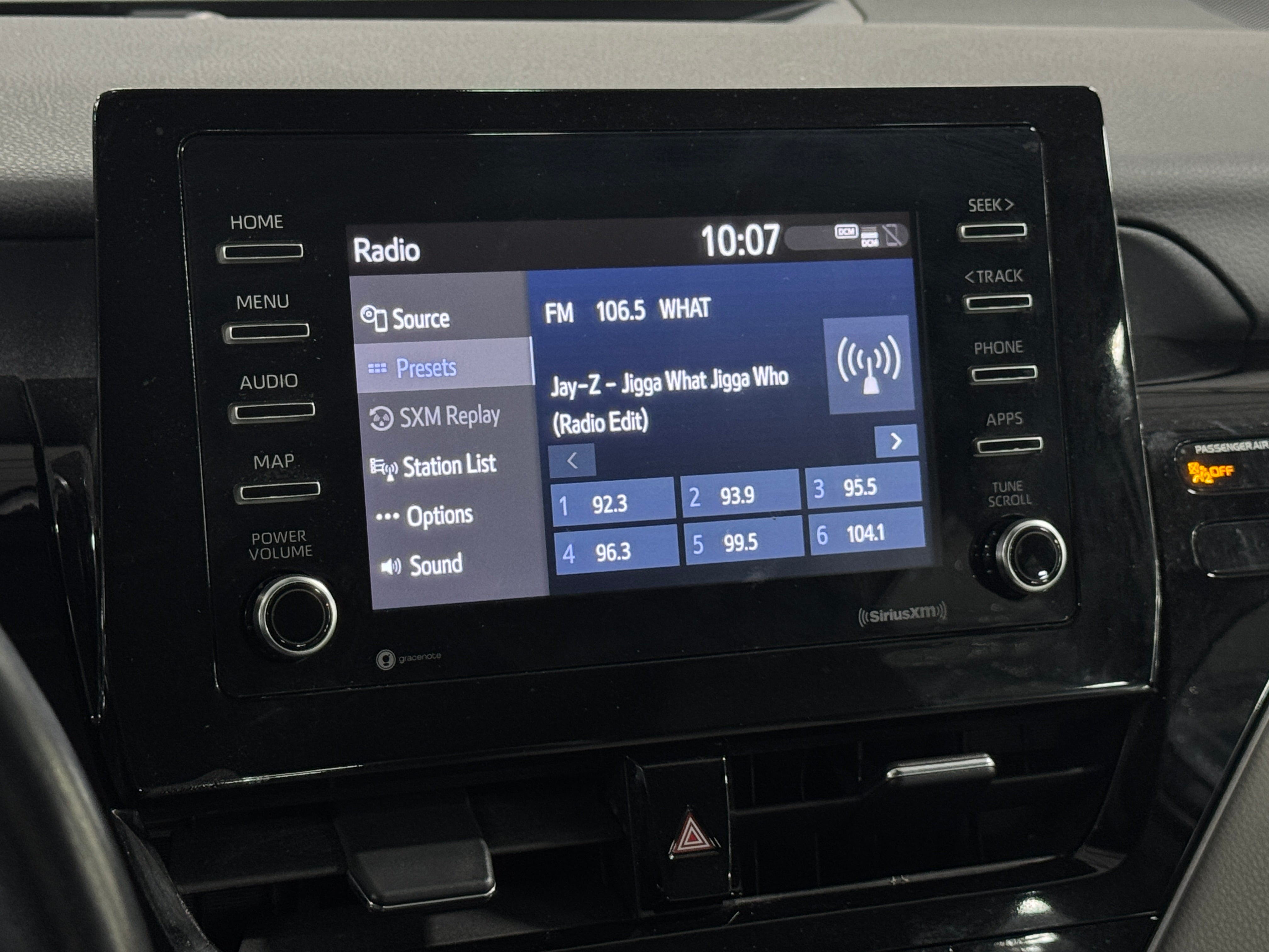 2021 Toyota Camry SE 3