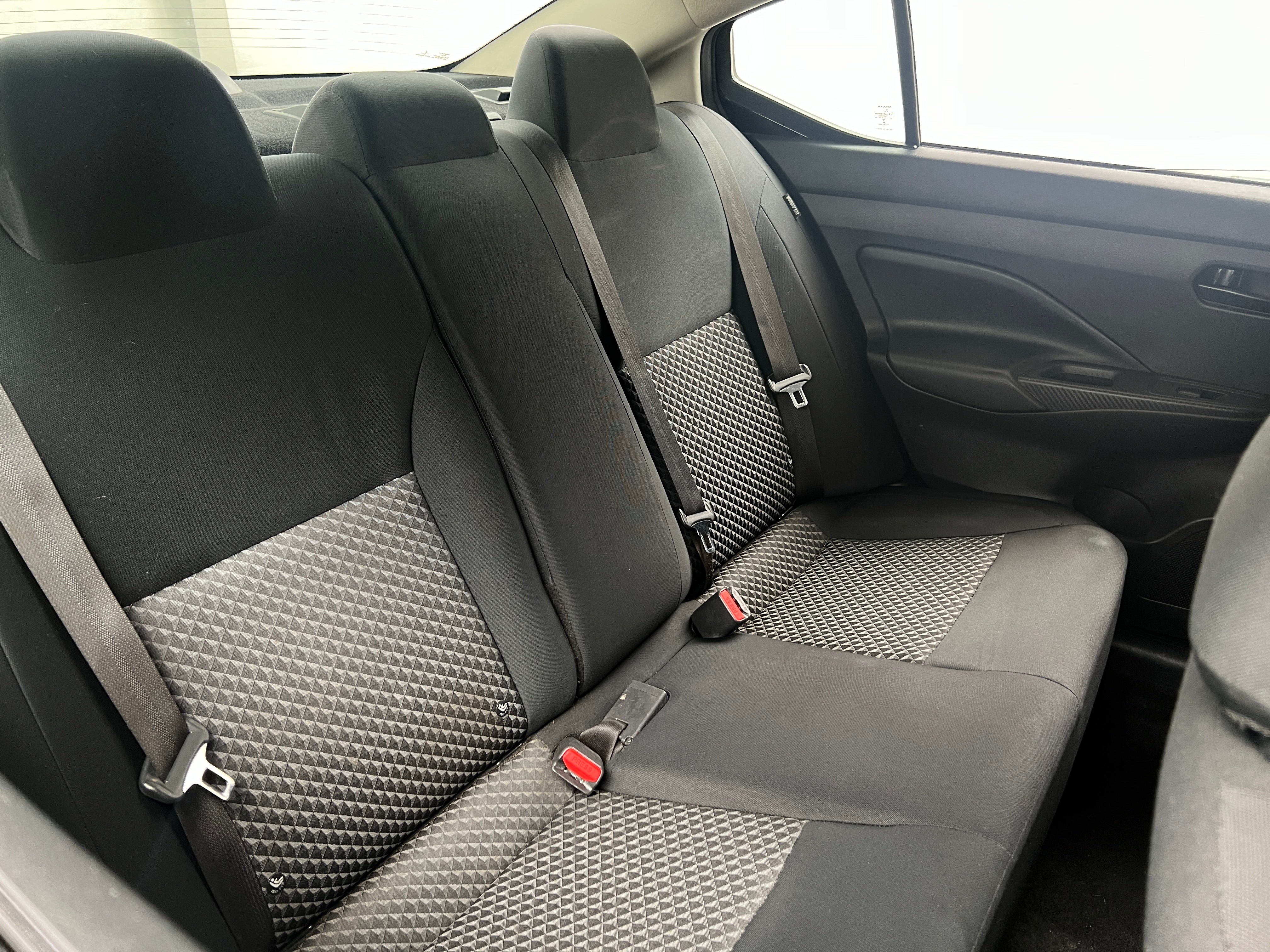 2021 Nissan Versa S 6
