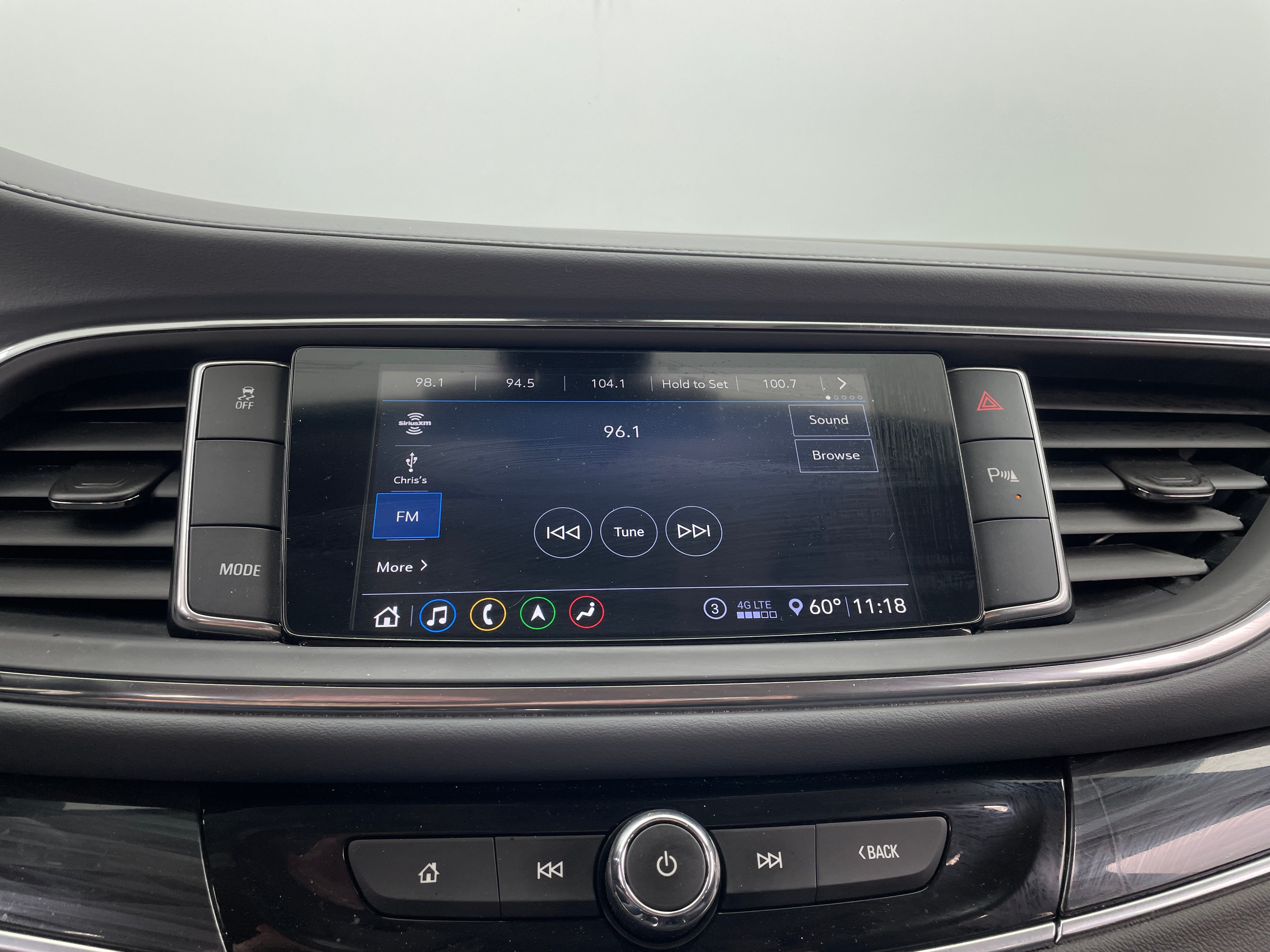 2021 Buick Enclave Essence 3