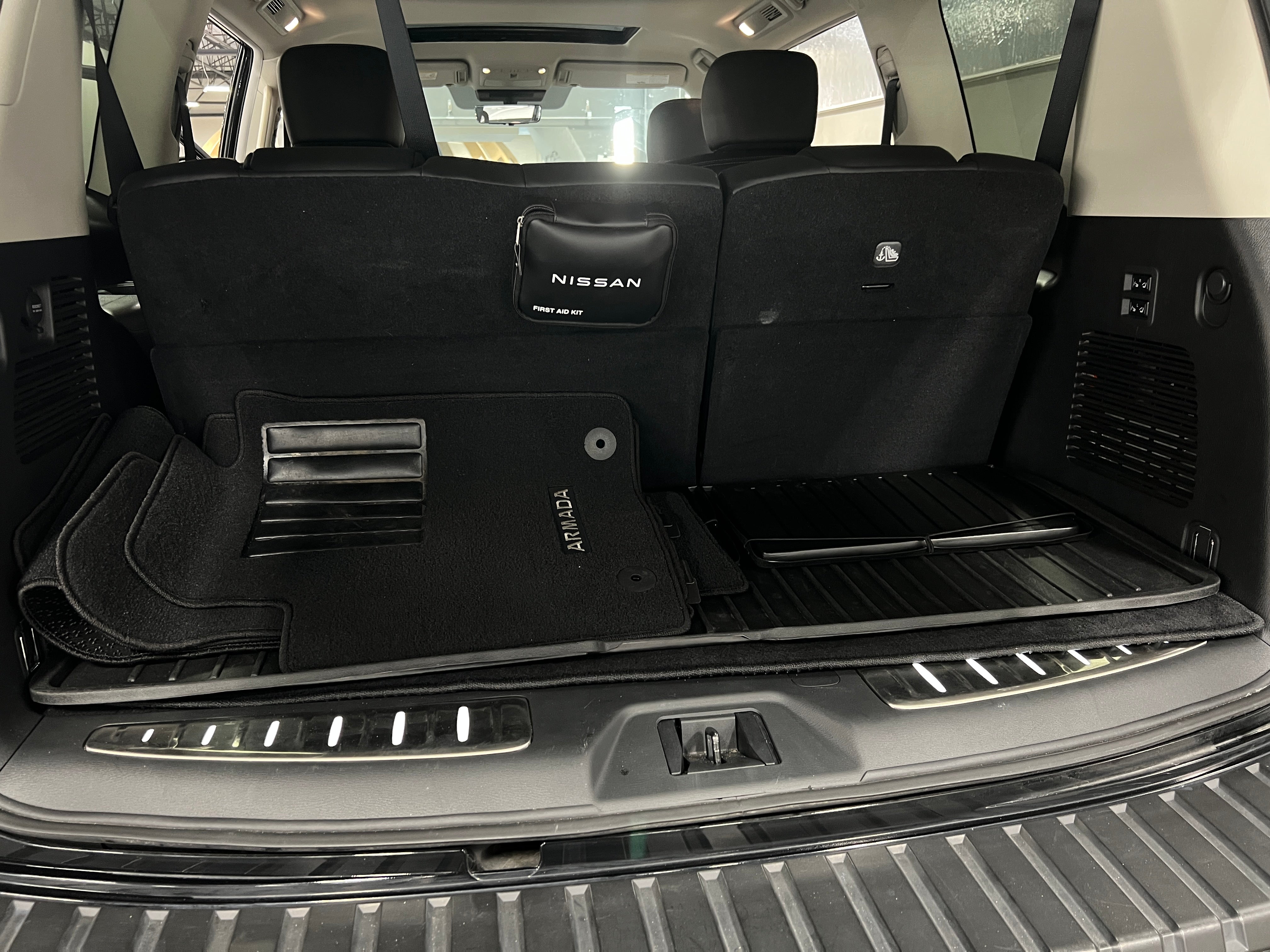 2024 Nissan Armada Platinum Edition 6