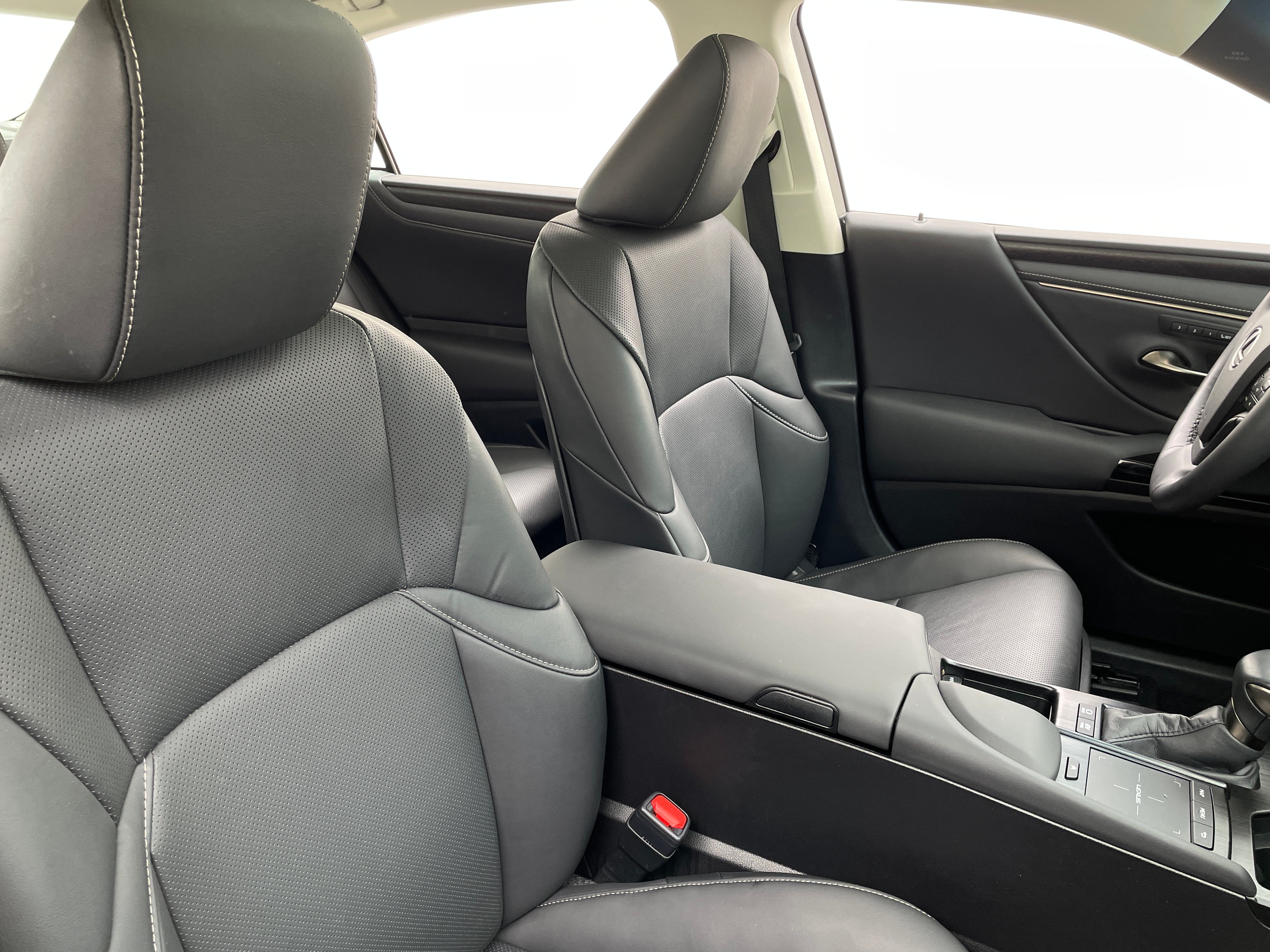 2022 Lexus ES Hybrid 300h 2