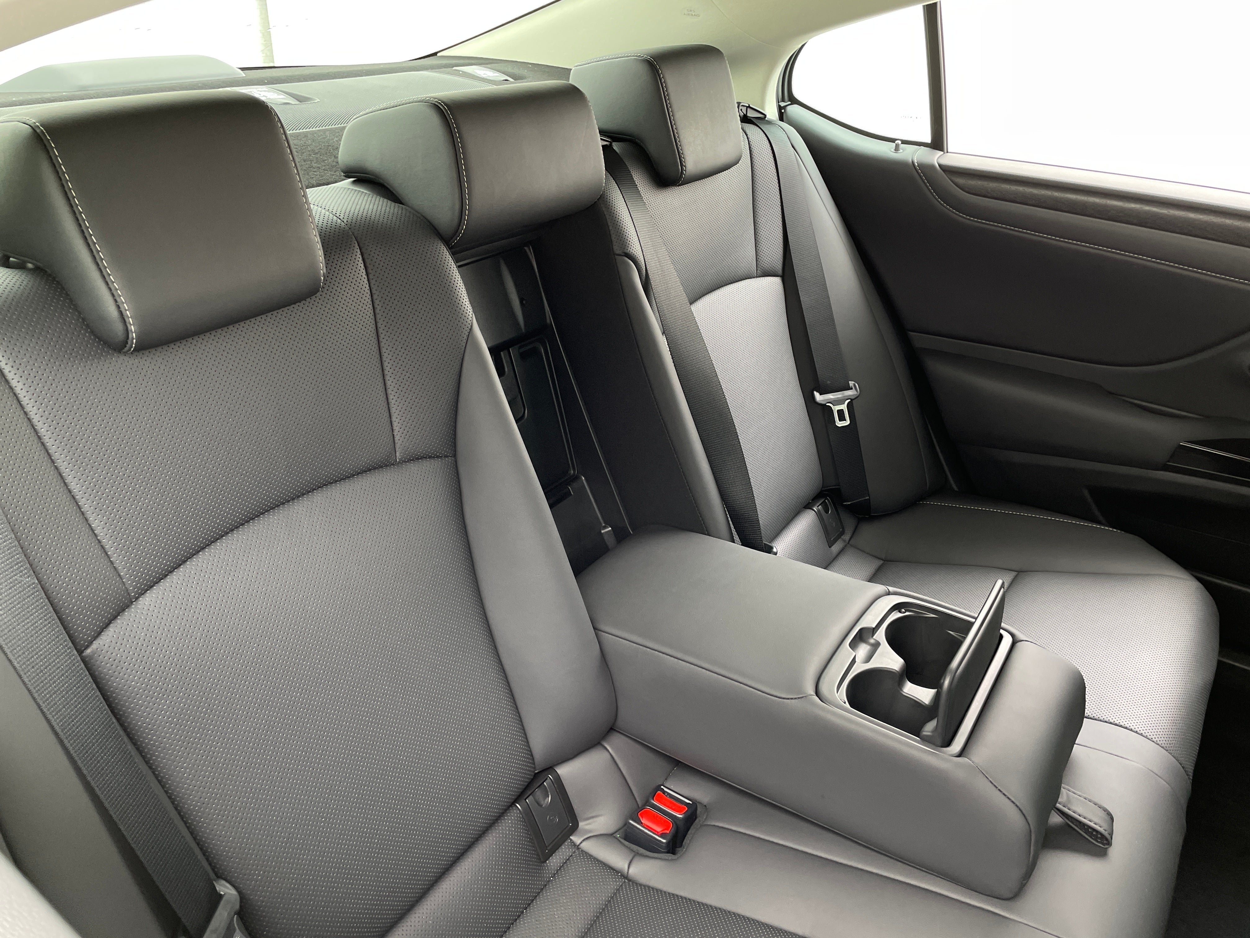 2022 Lexus ES Hybrid 300h 6