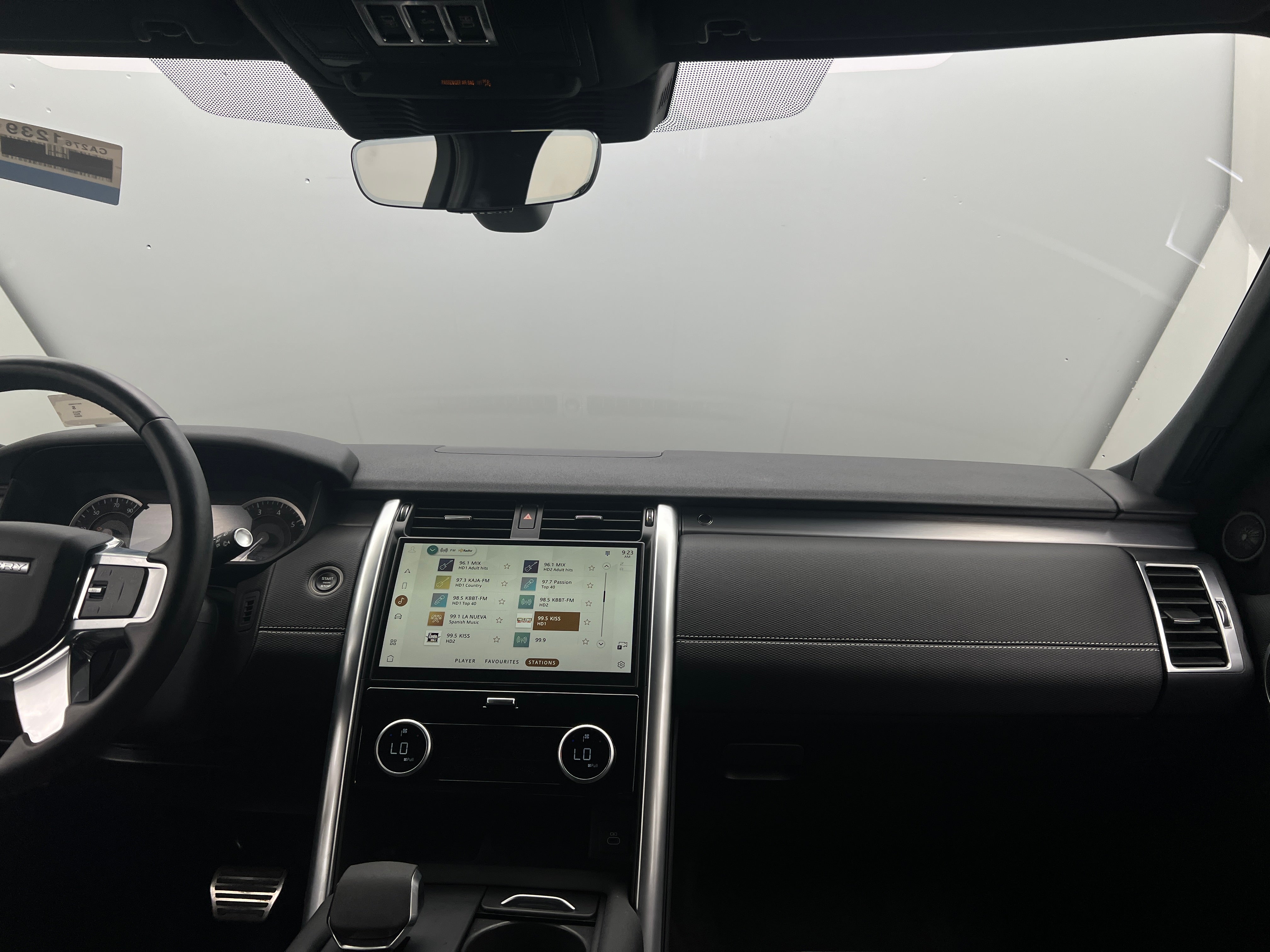 2023 Land Rover Discovery R-Dynamic S 2