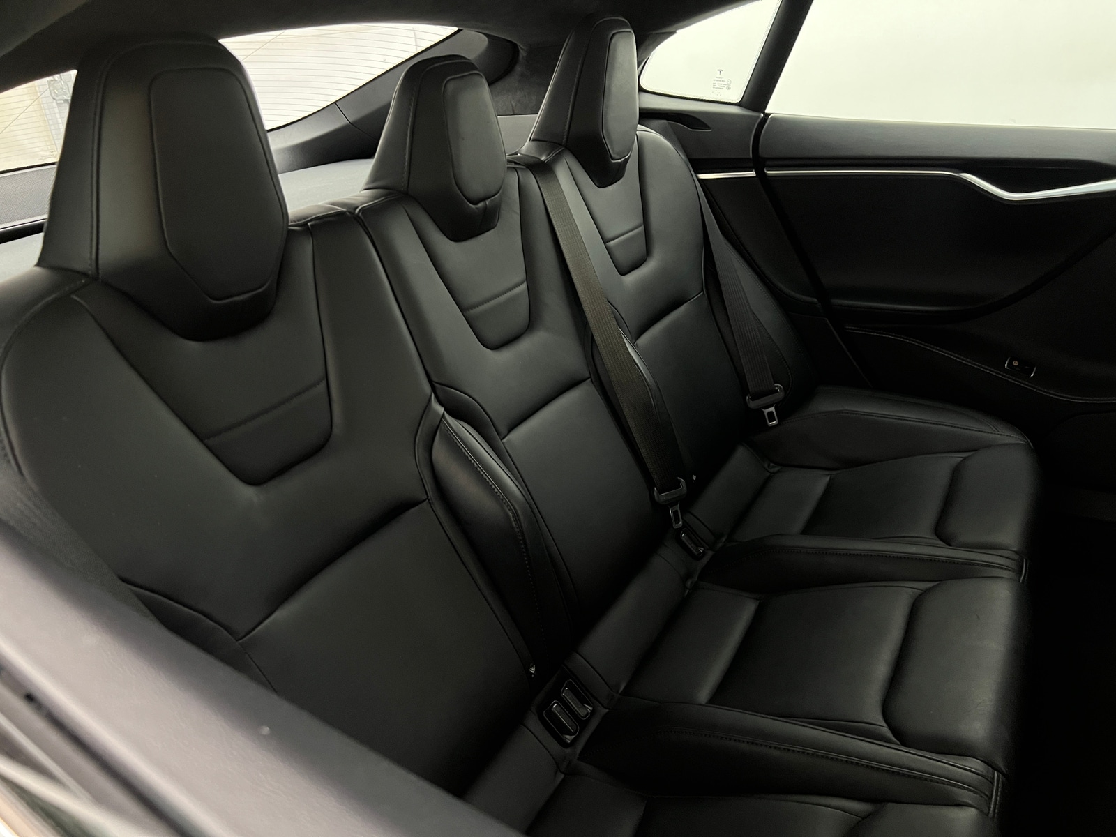 Thumbnail: 2014 Tesla Model S - 4