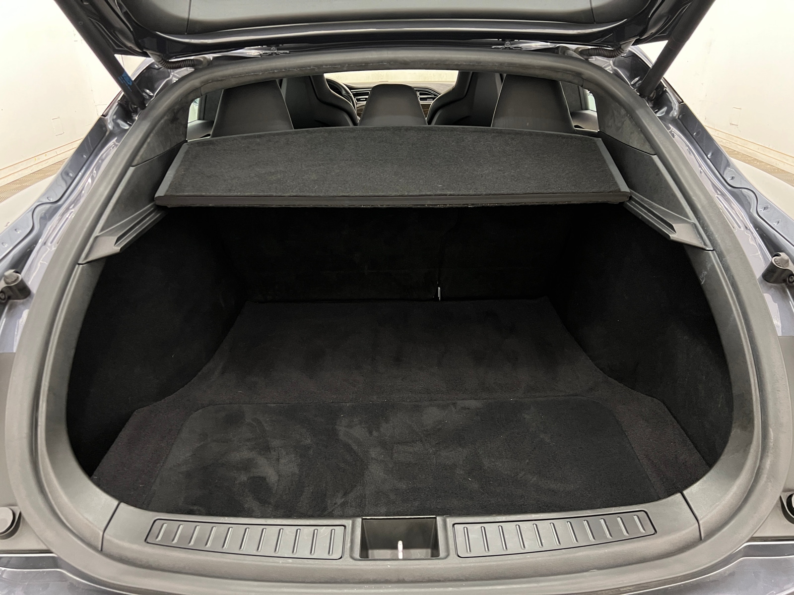 Thumbnail: 2014 Tesla Model S - 5