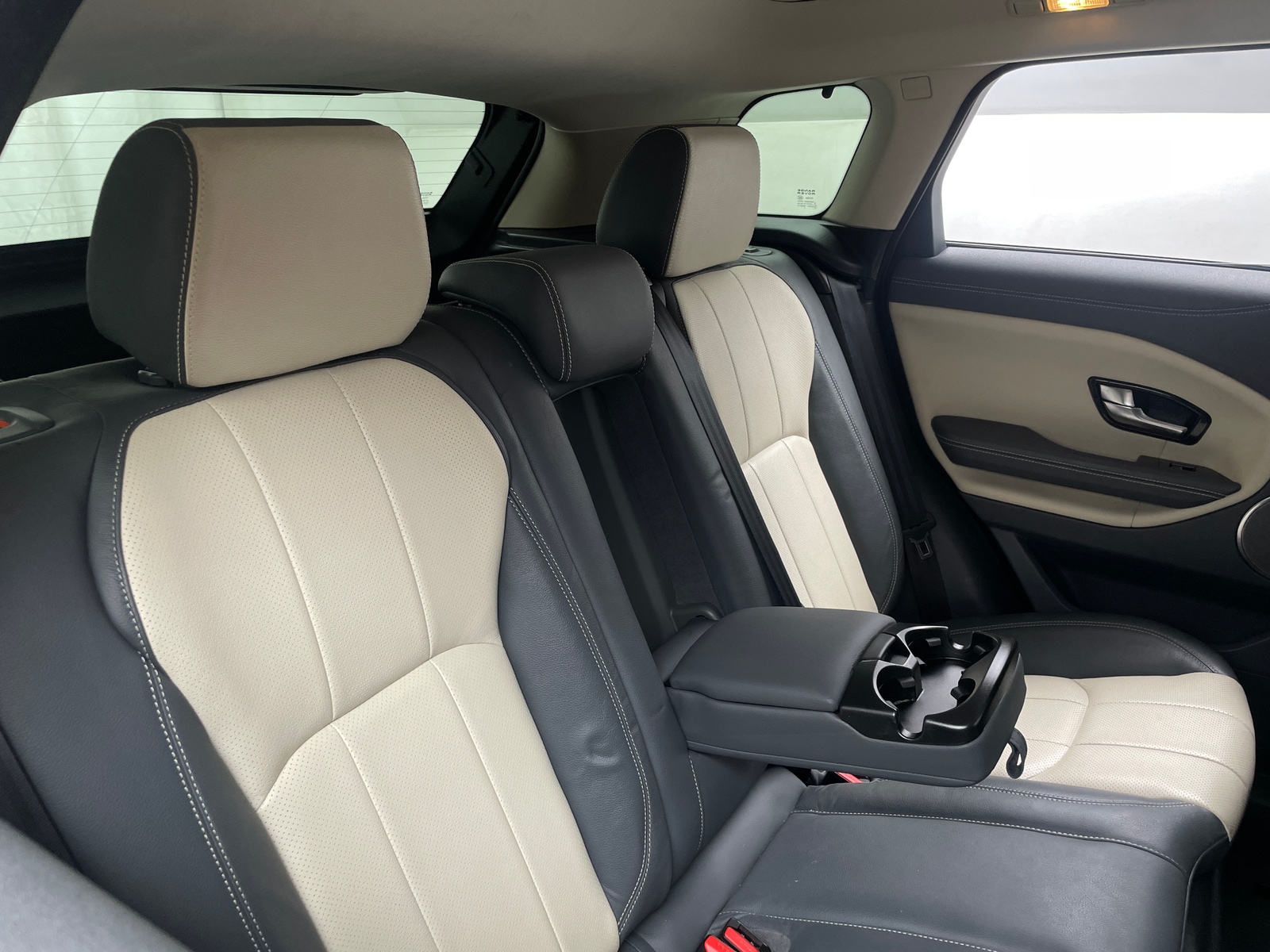 Thumbnail: 2019 Land Rover Range Rover Evoque - 5