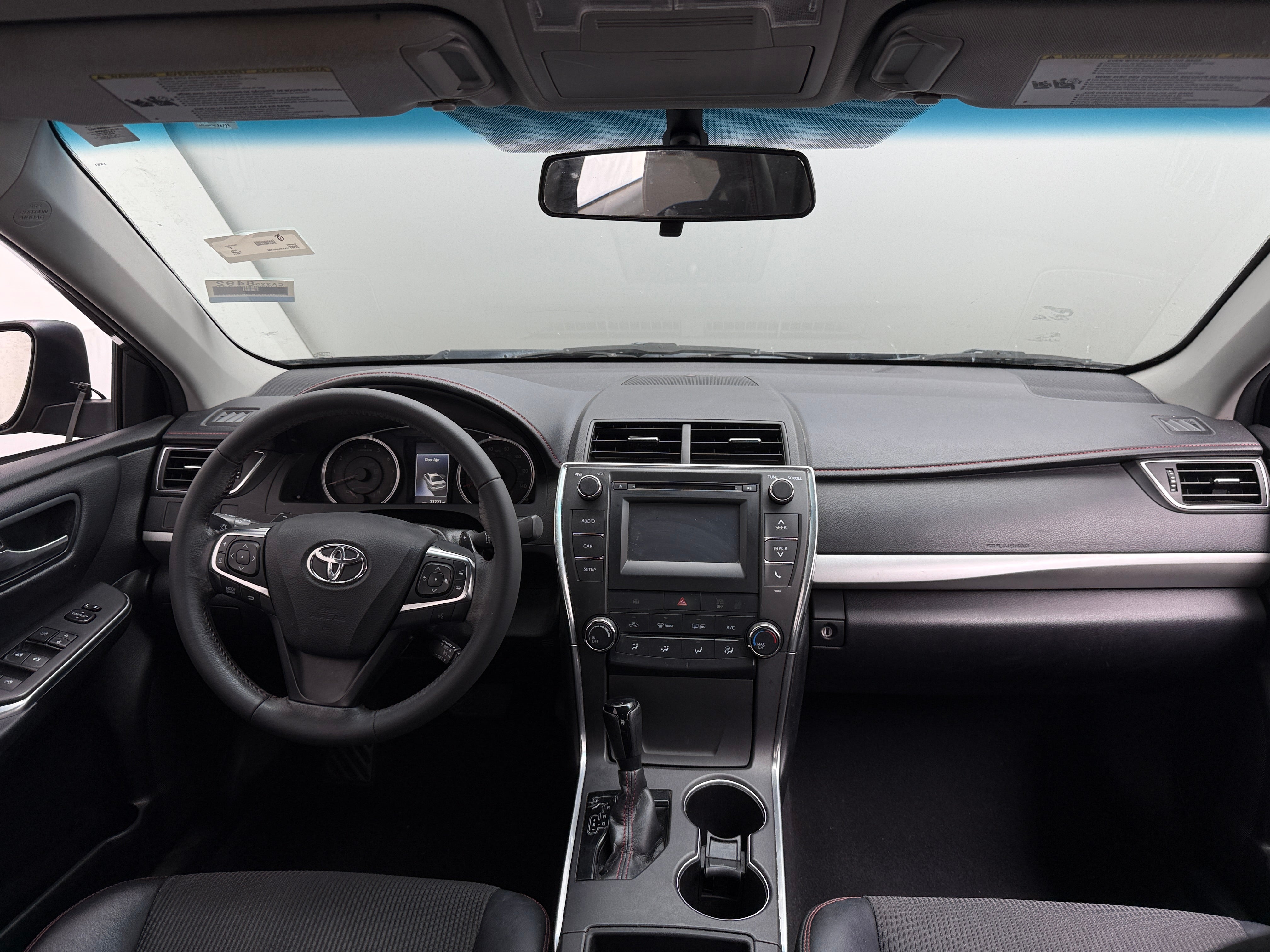 2017 Toyota Camry SE 2