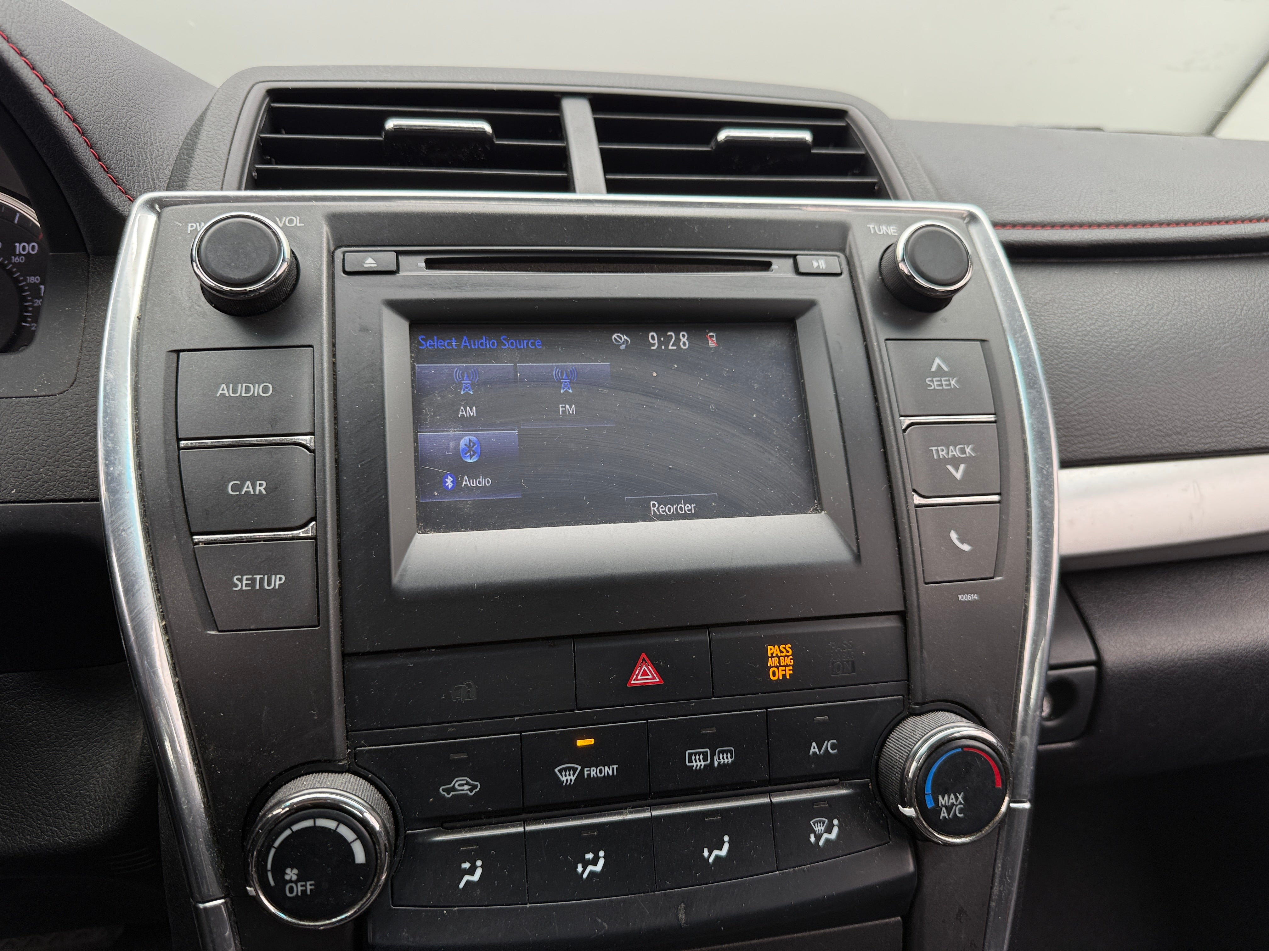 2017 Toyota Camry SE 3