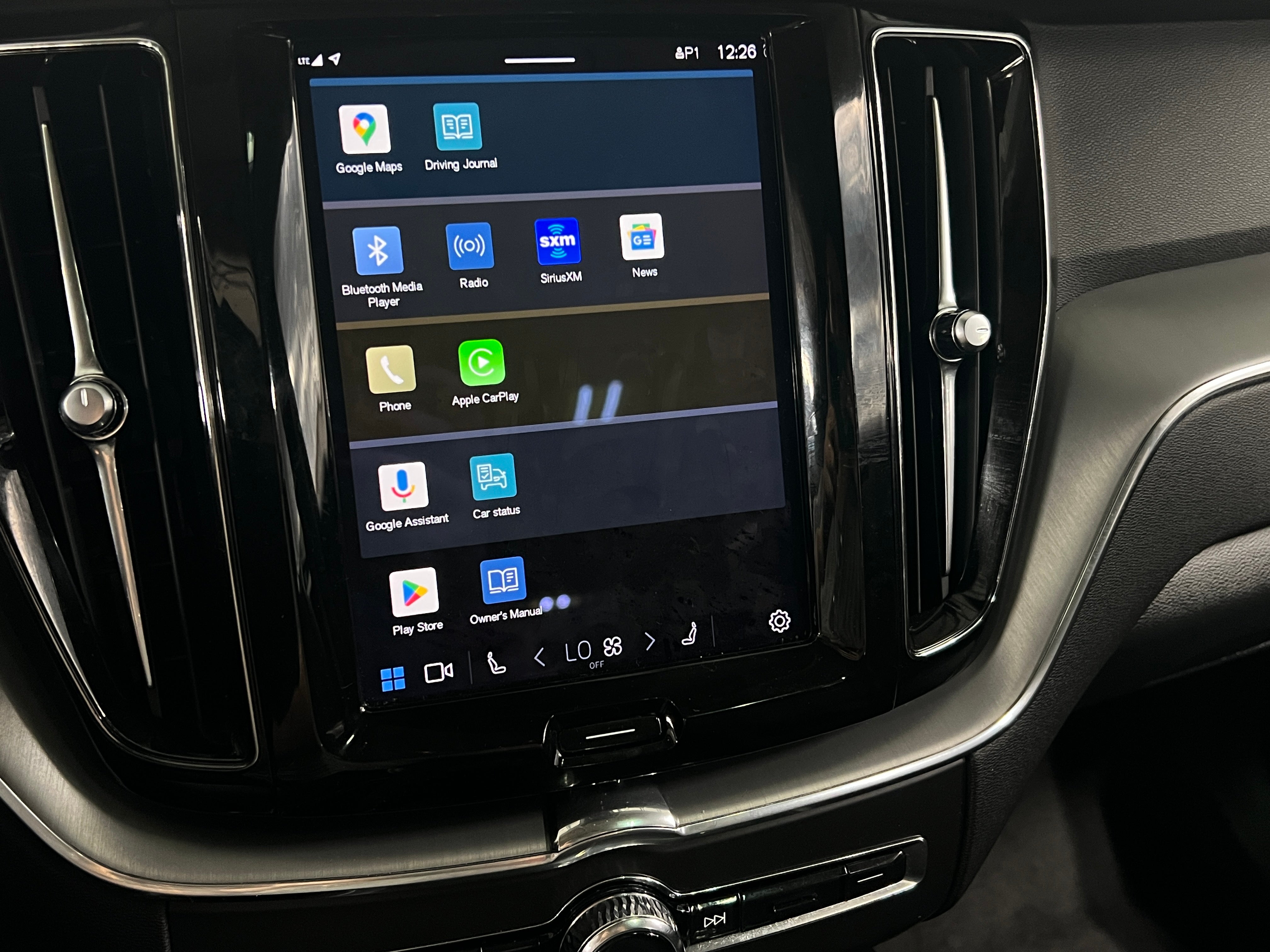 2022 Volvo XC60 B5 Momentum 4