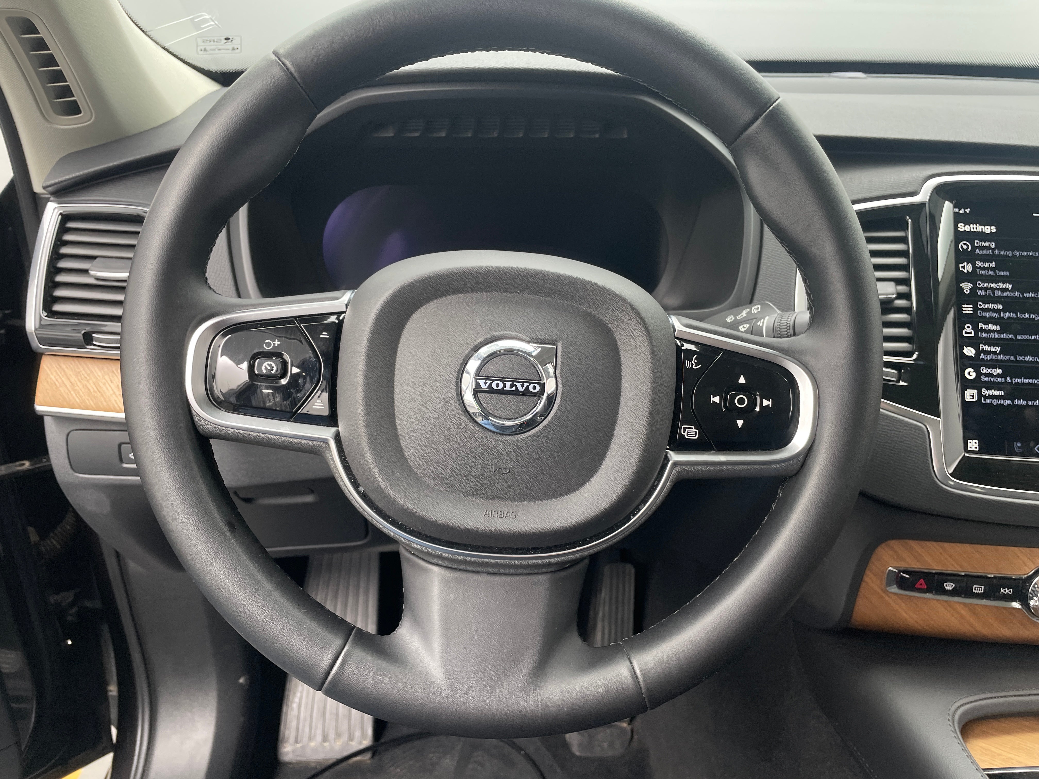 2024 Volvo XC90 B6 Plus 4