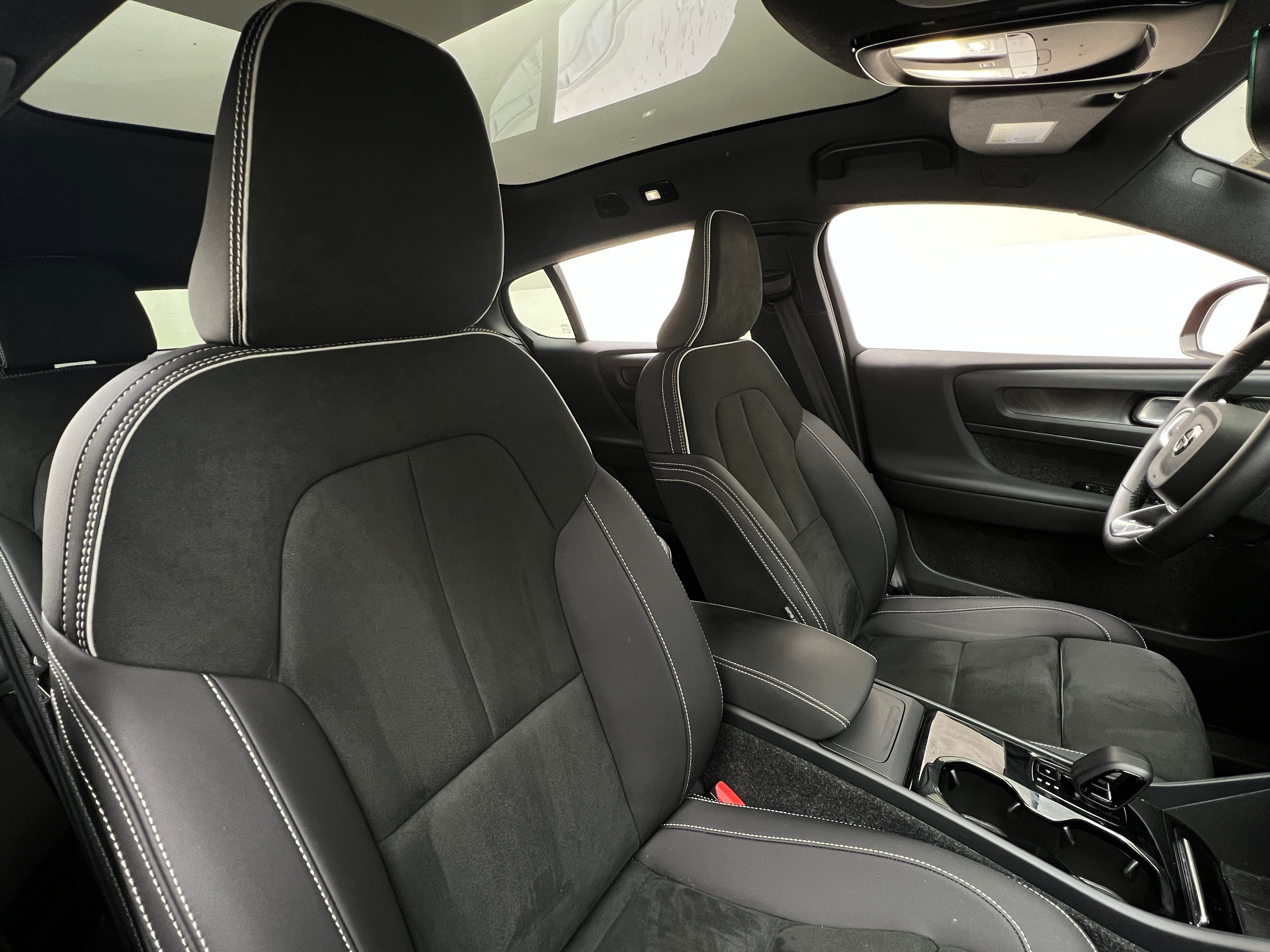 2022 Volvo C40 Ultimate 2