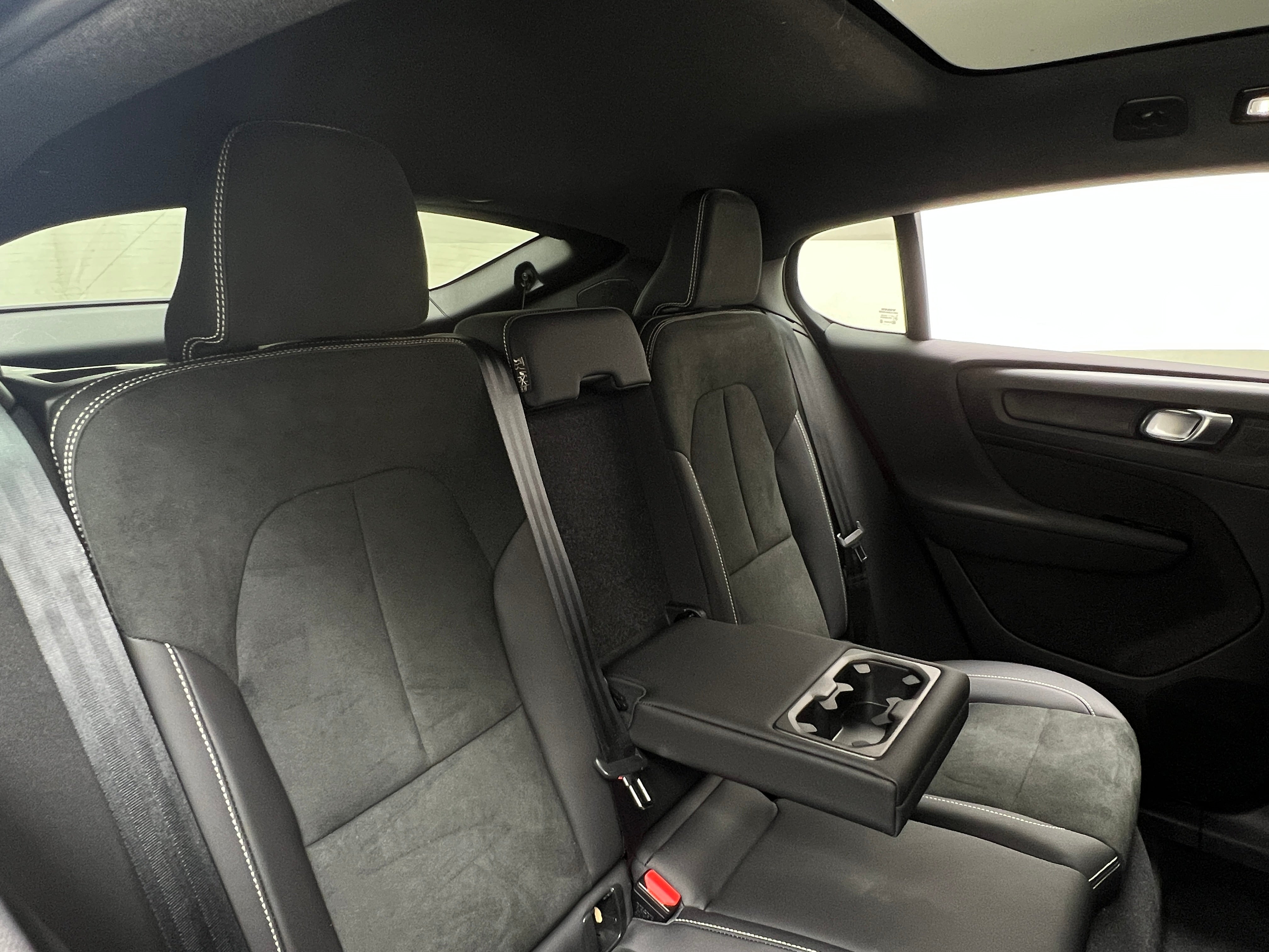 2022 Volvo C40 Ultimate 6