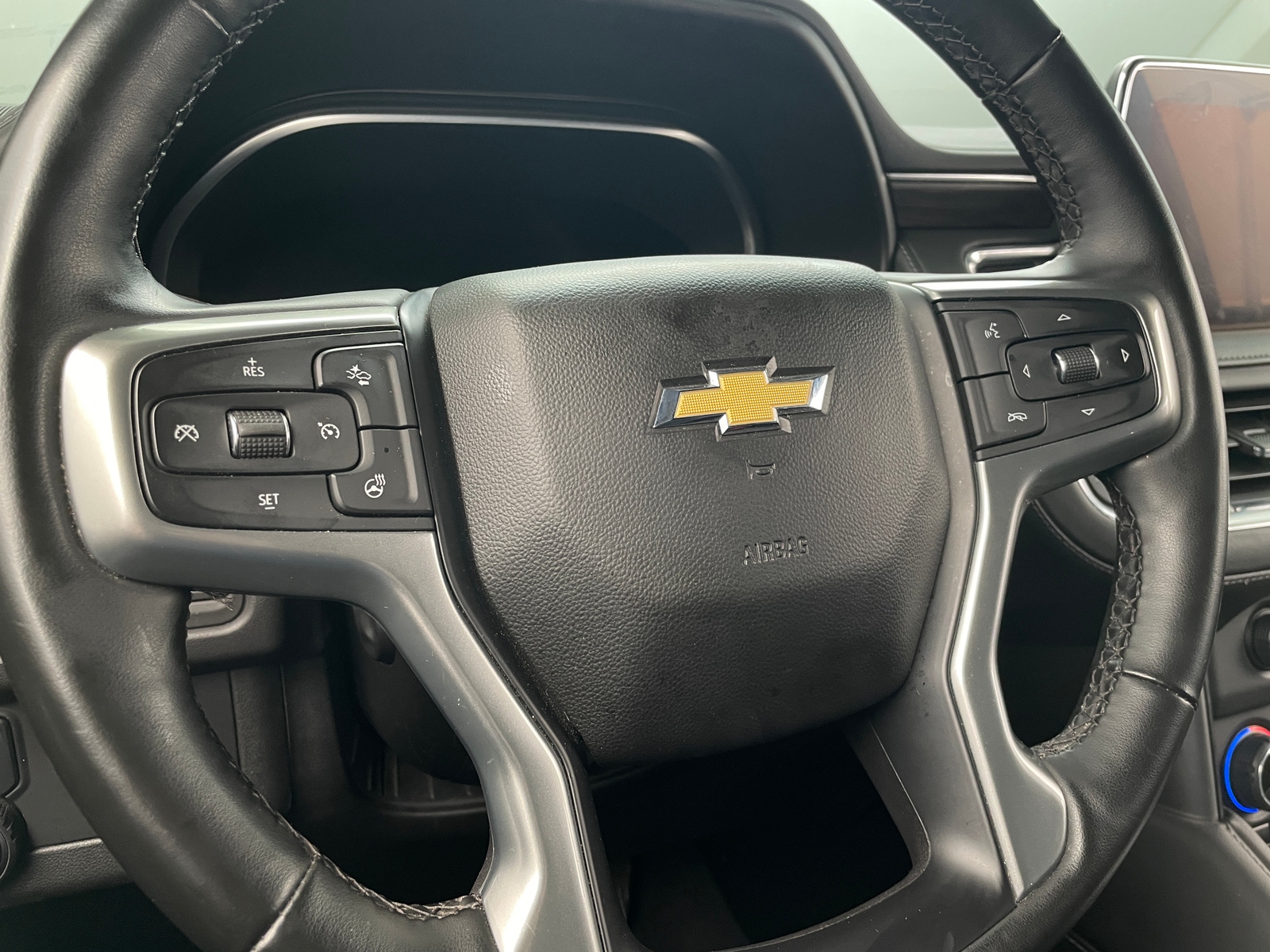 Thumbnail: 2023 Chevrolet Tahoe - 4