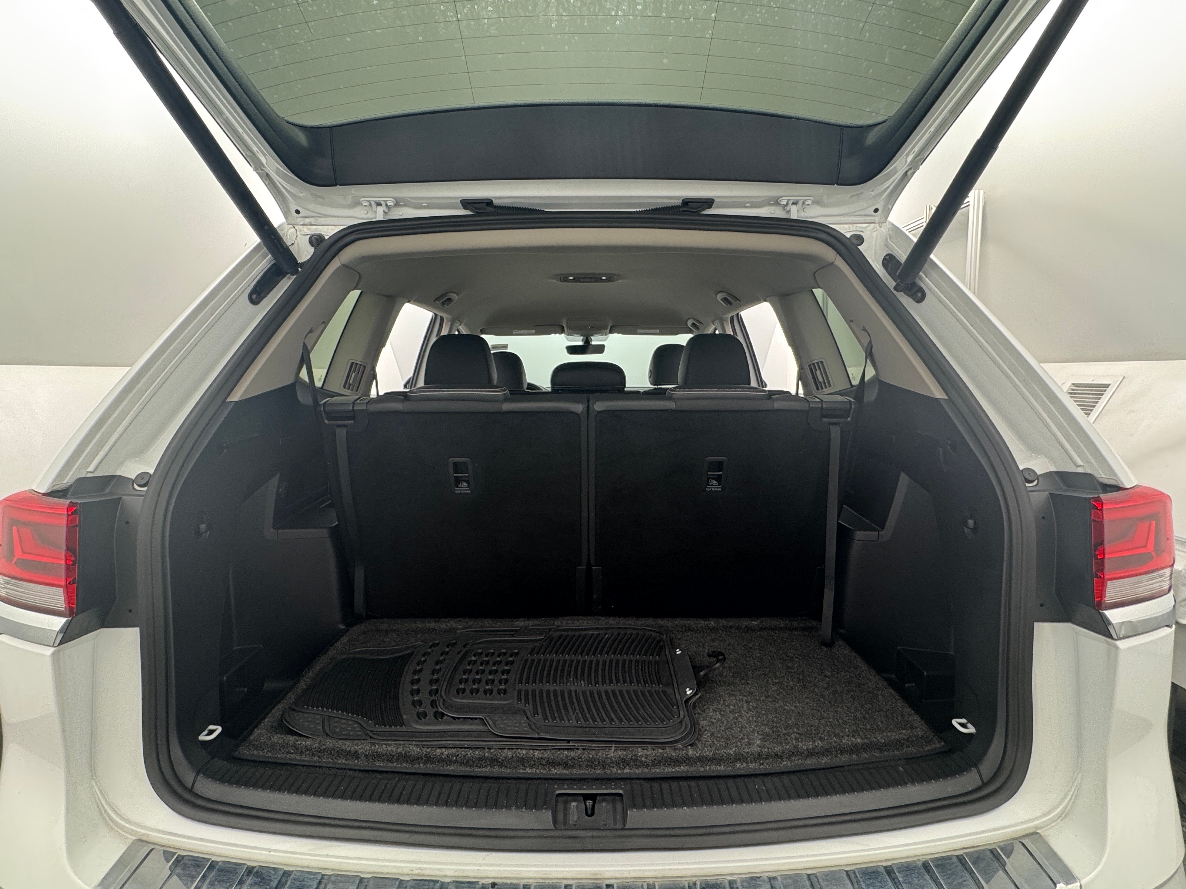 2023 Volkswagen Atlas SE 7