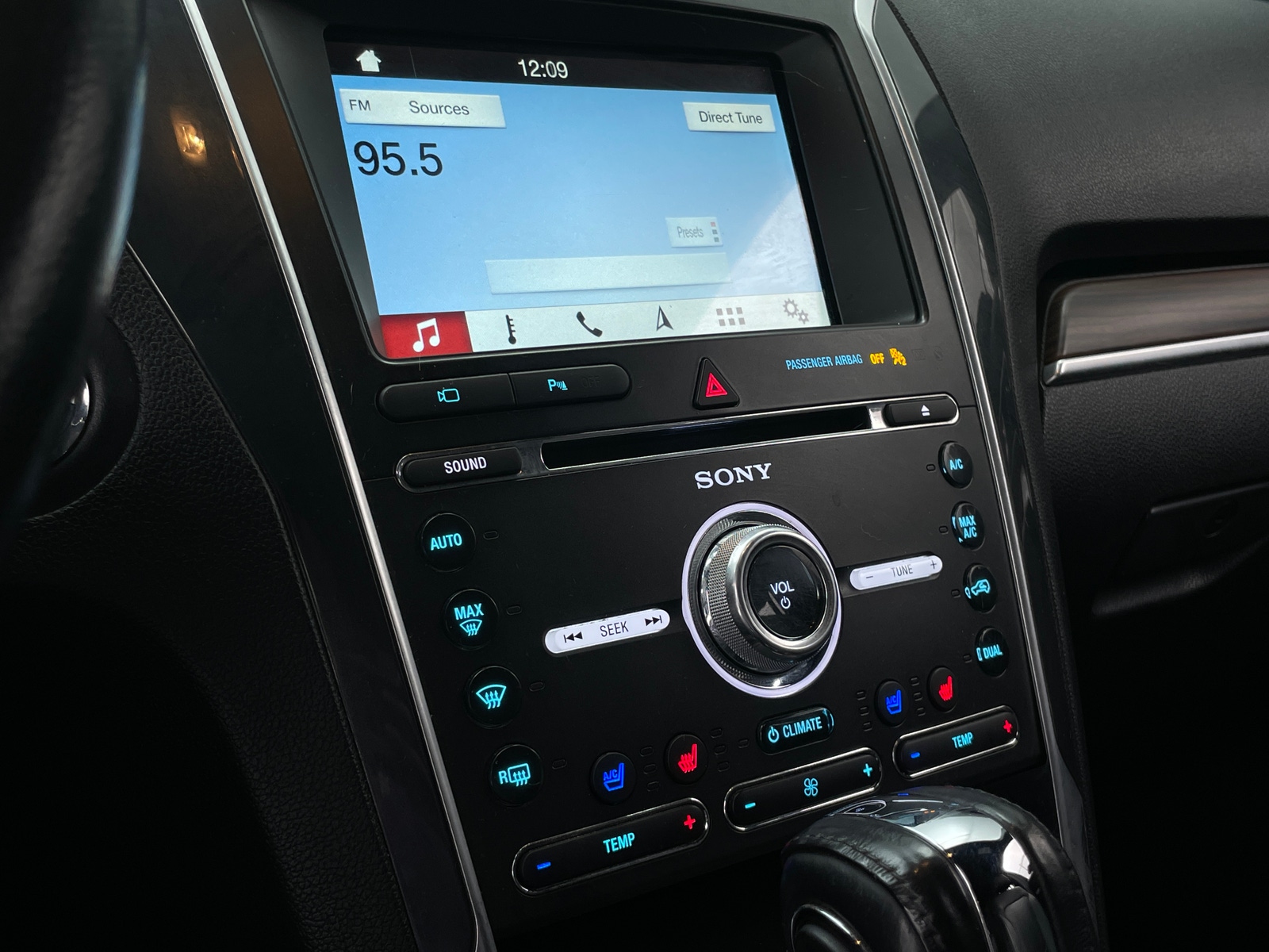 Thumbnail: 2018 Ford Explorer - 3
