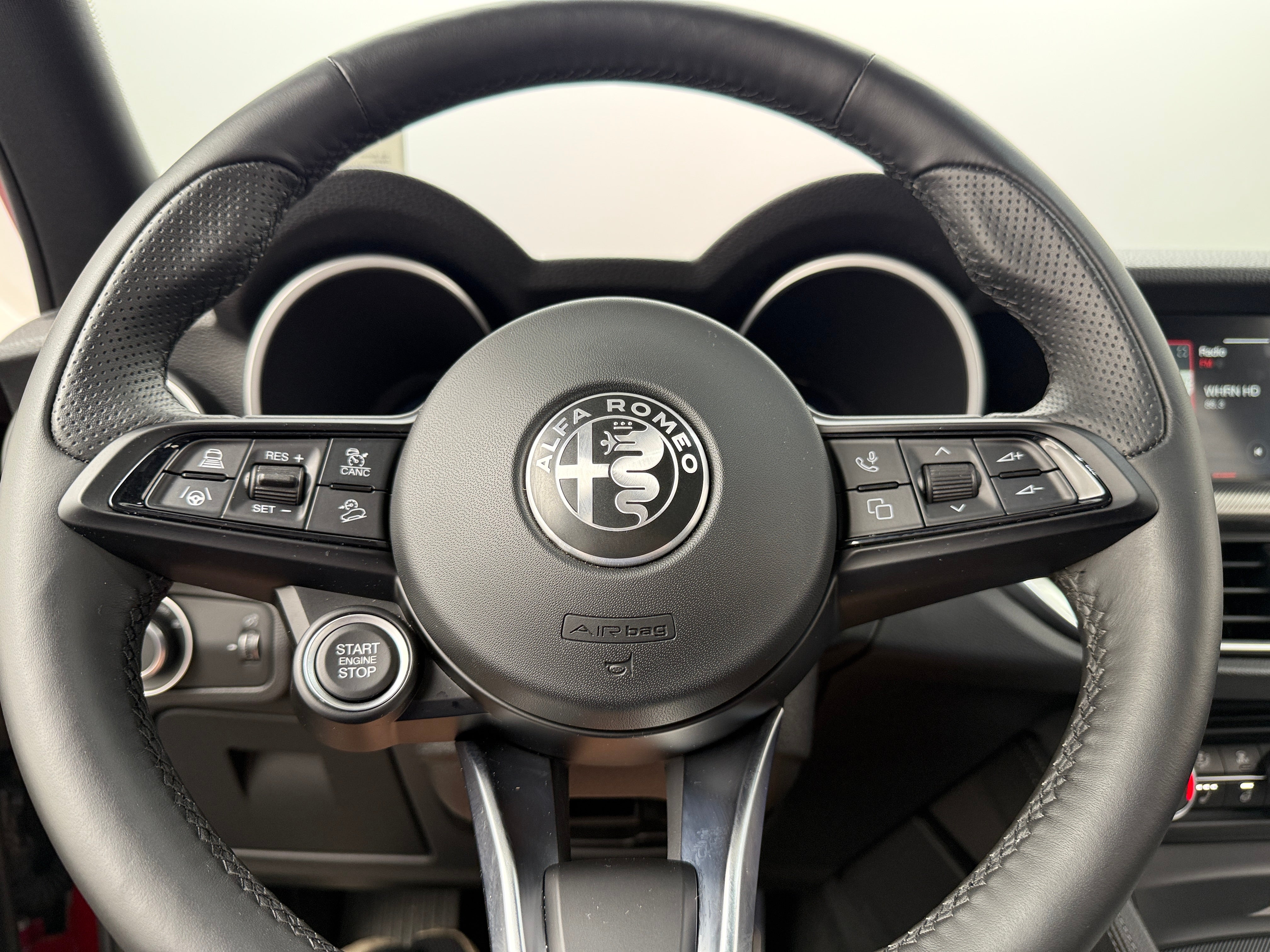 2024 Alfa Romeo Stelvio Ti 5