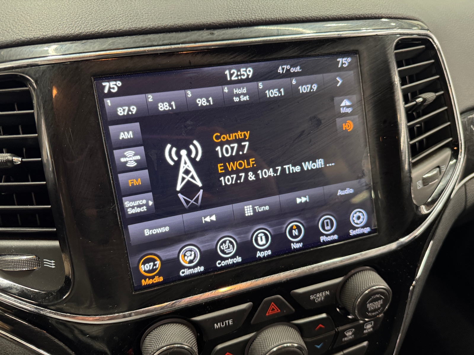 Thumbnail: 2020 Jeep Grand Cherokee - 3