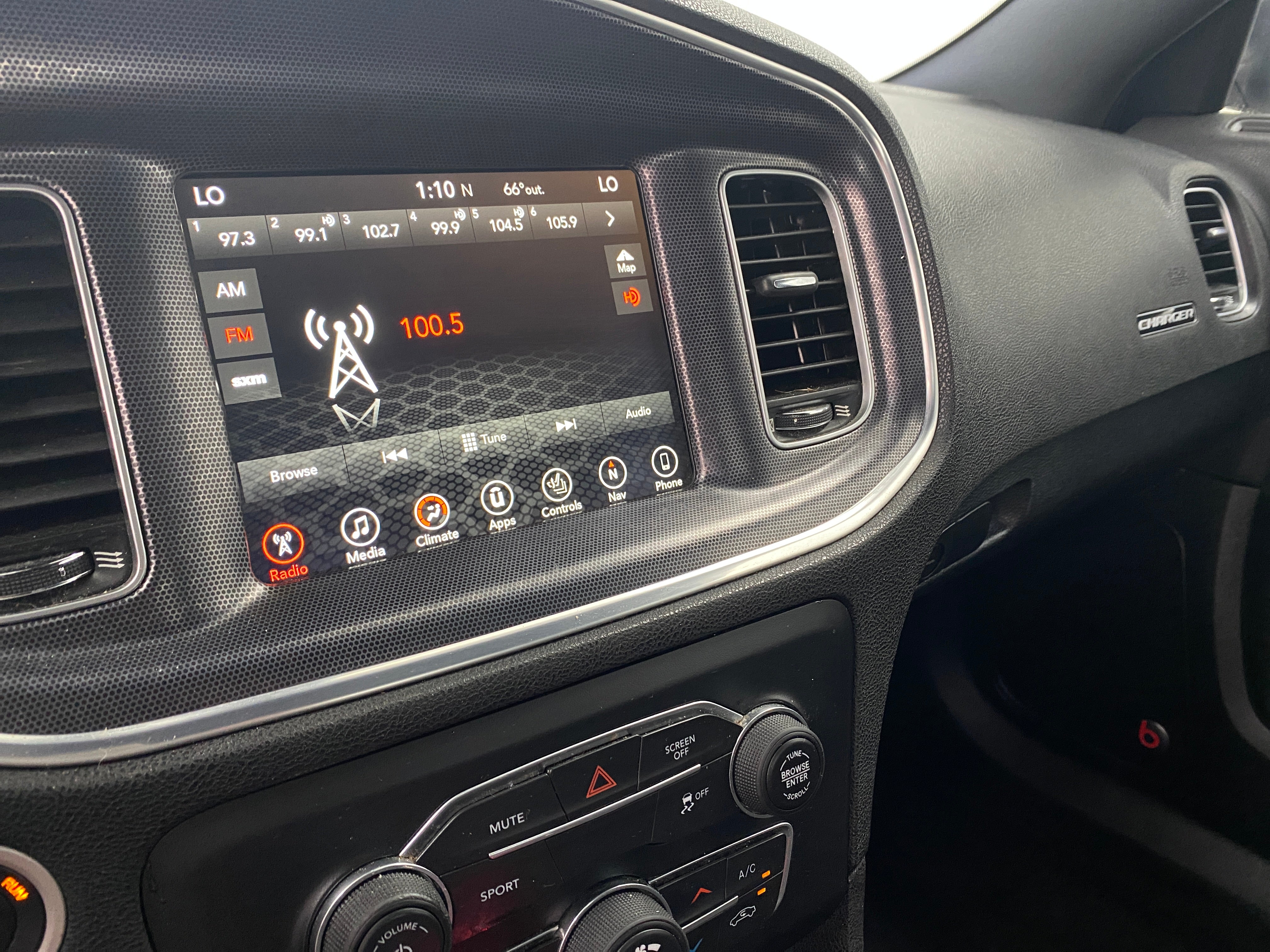 2017 Dodge Charger SXT 4