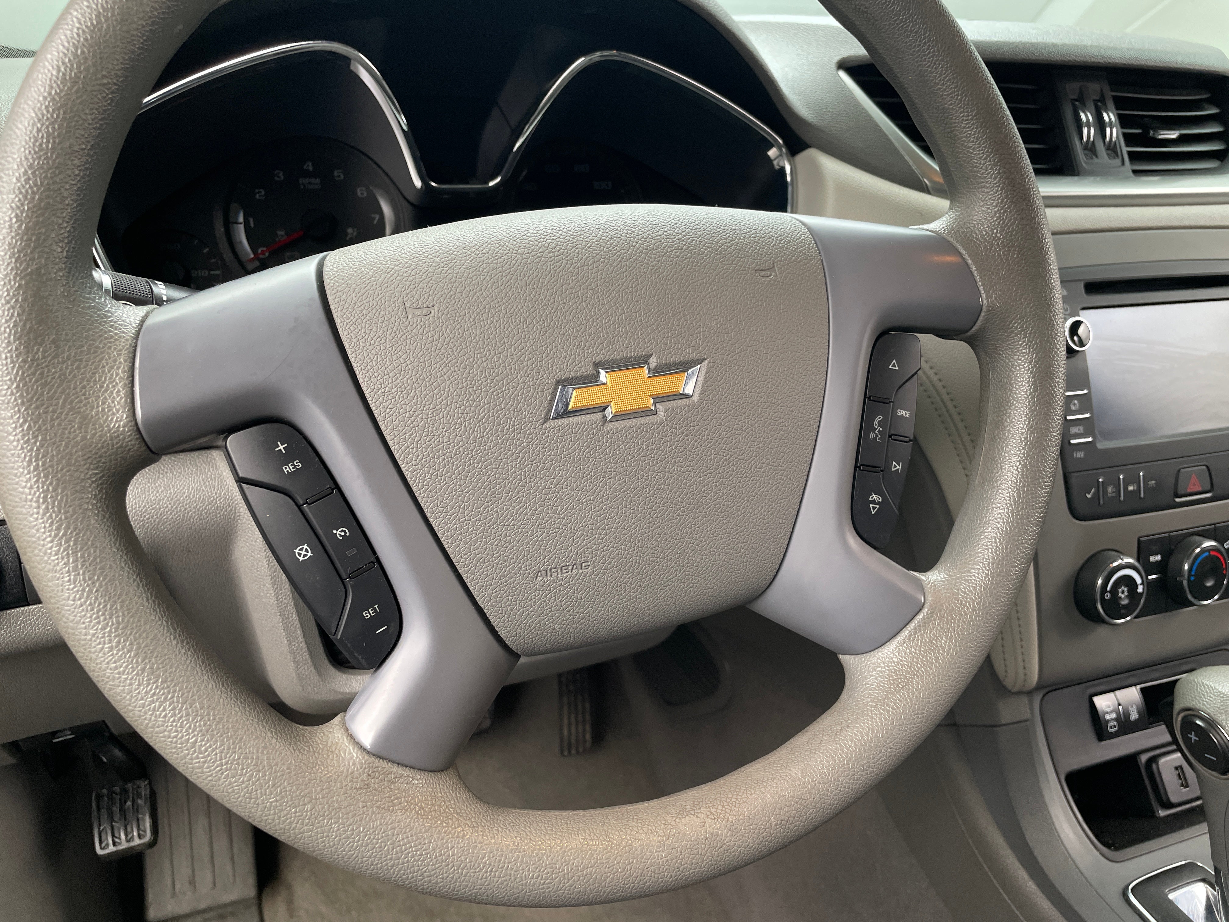 2017 Chevrolet Traverse LS 5