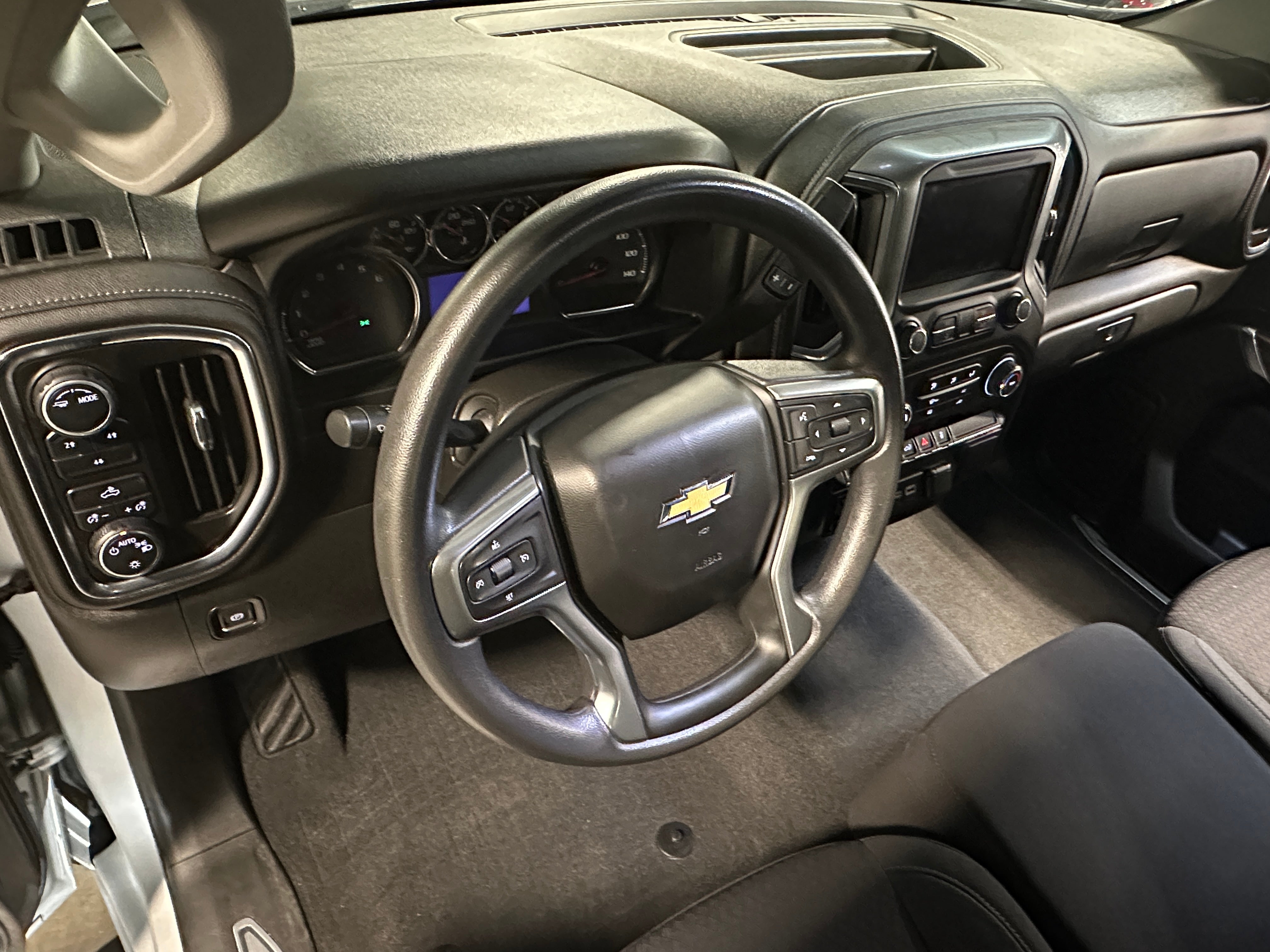 2022 Chevrolet Silverado 2500 LT 3