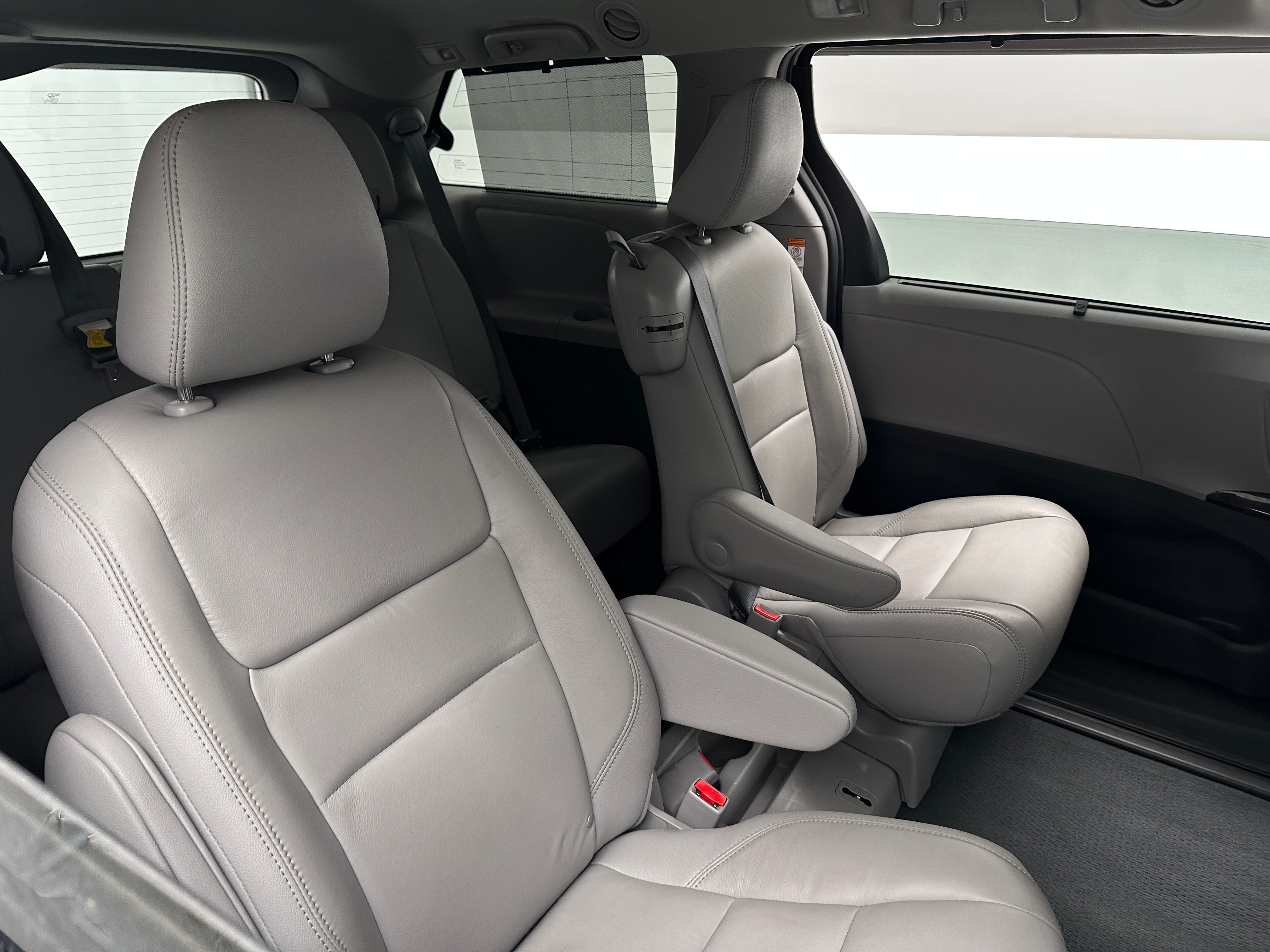 2020 Toyota Sienna XLE 5