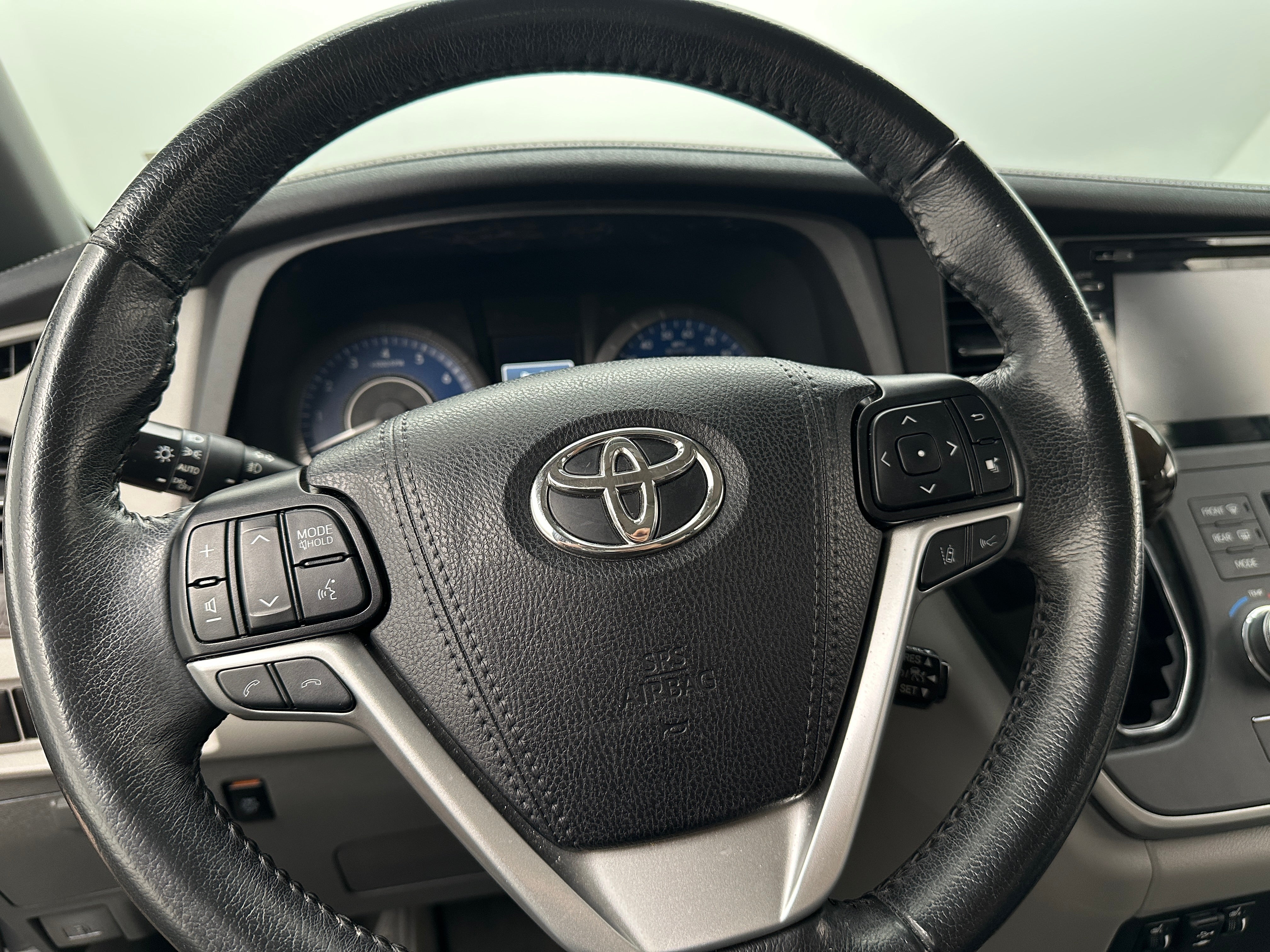2020 Toyota Sienna XLE 4