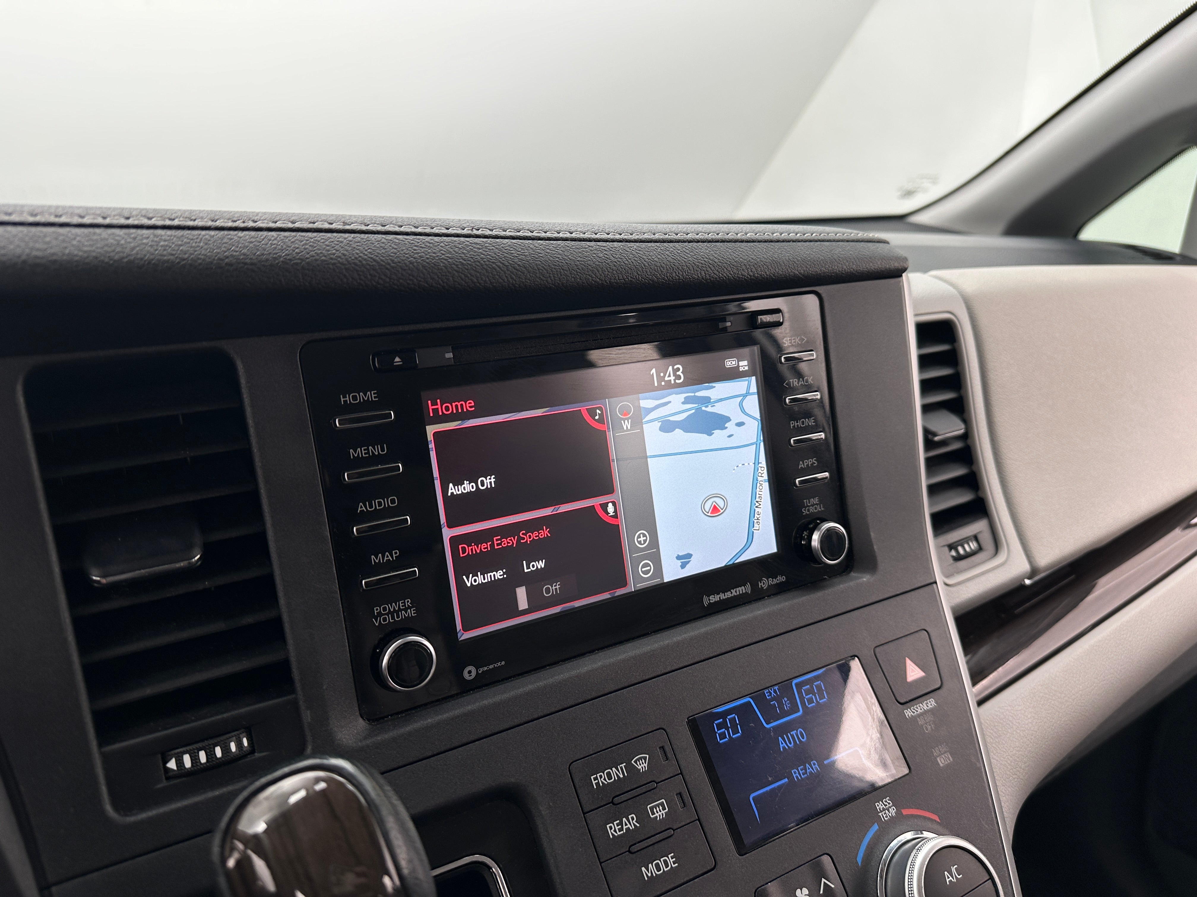 2020 Toyota Sienna XLE 3