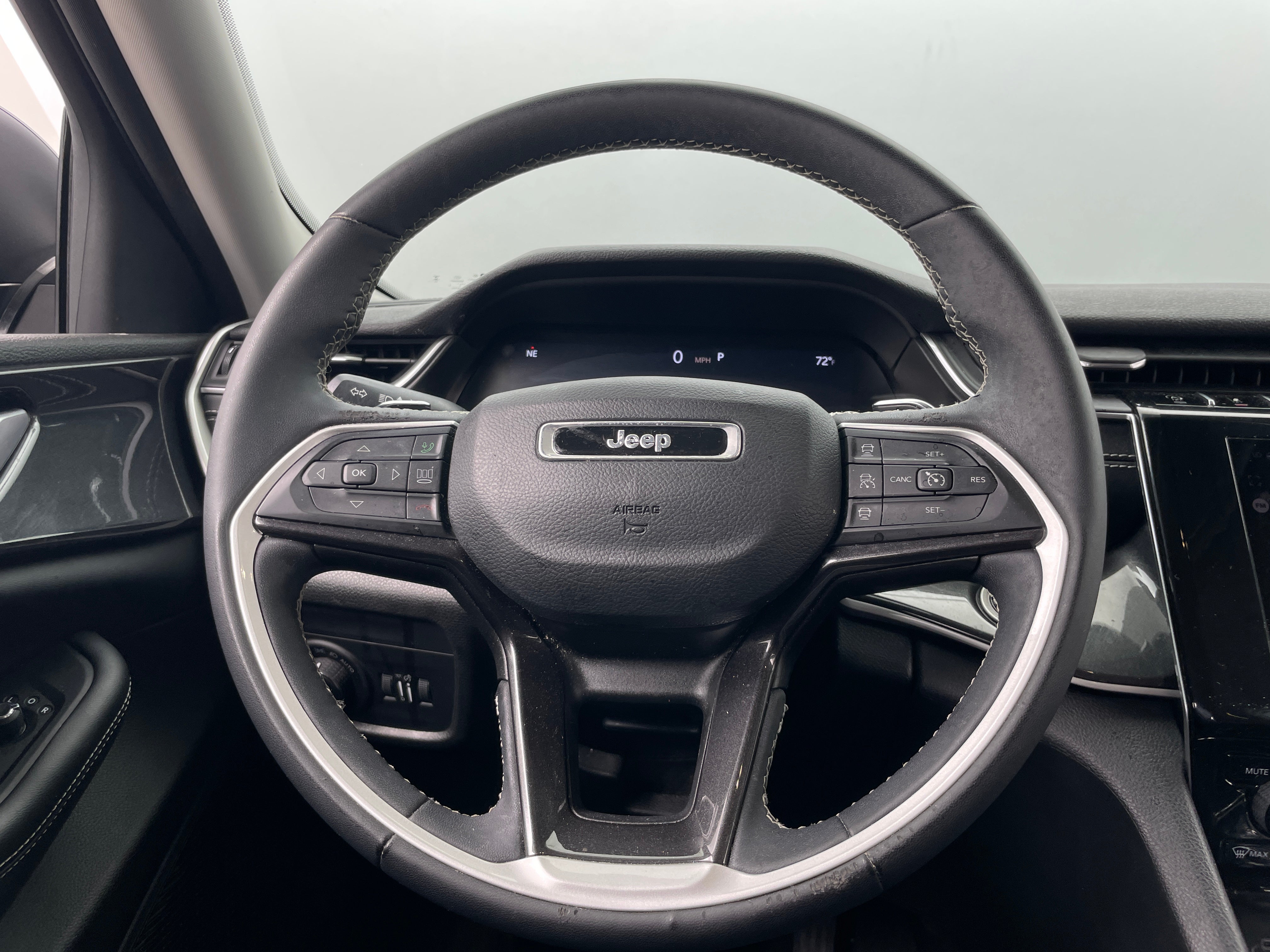 2023 Jeep Grand Cherokee L Laredo 5
