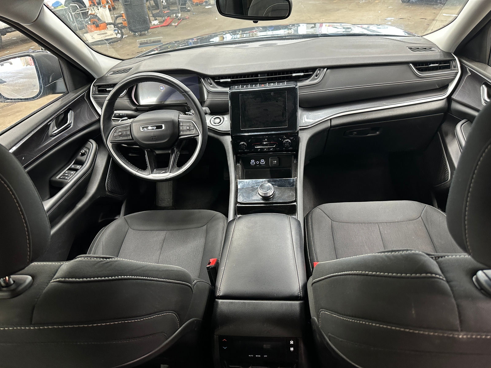 Thumbnail: 2021 Jeep Grand Cherokee L - 3