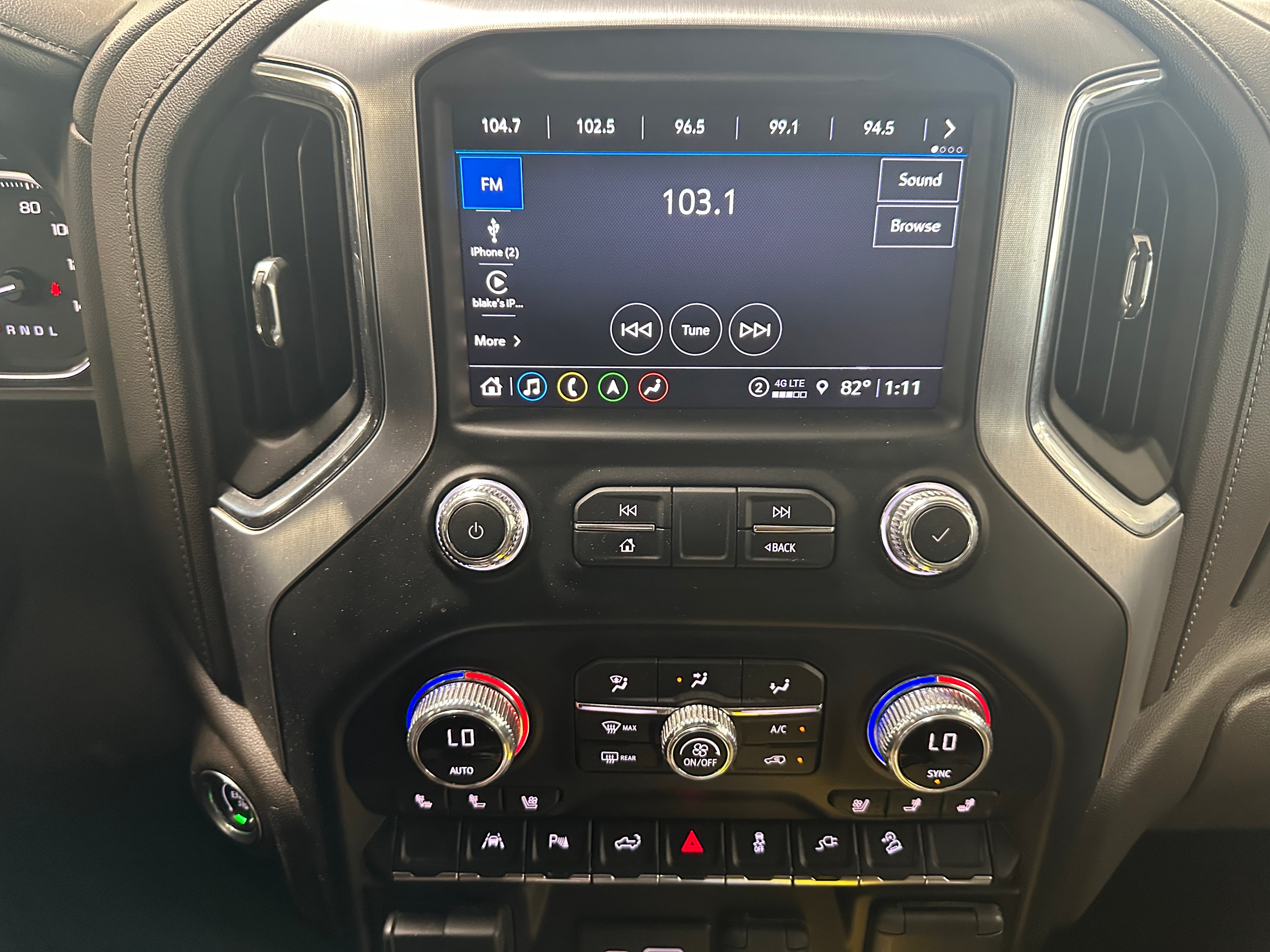 2022 GMC Sierra 1500 SLT 3