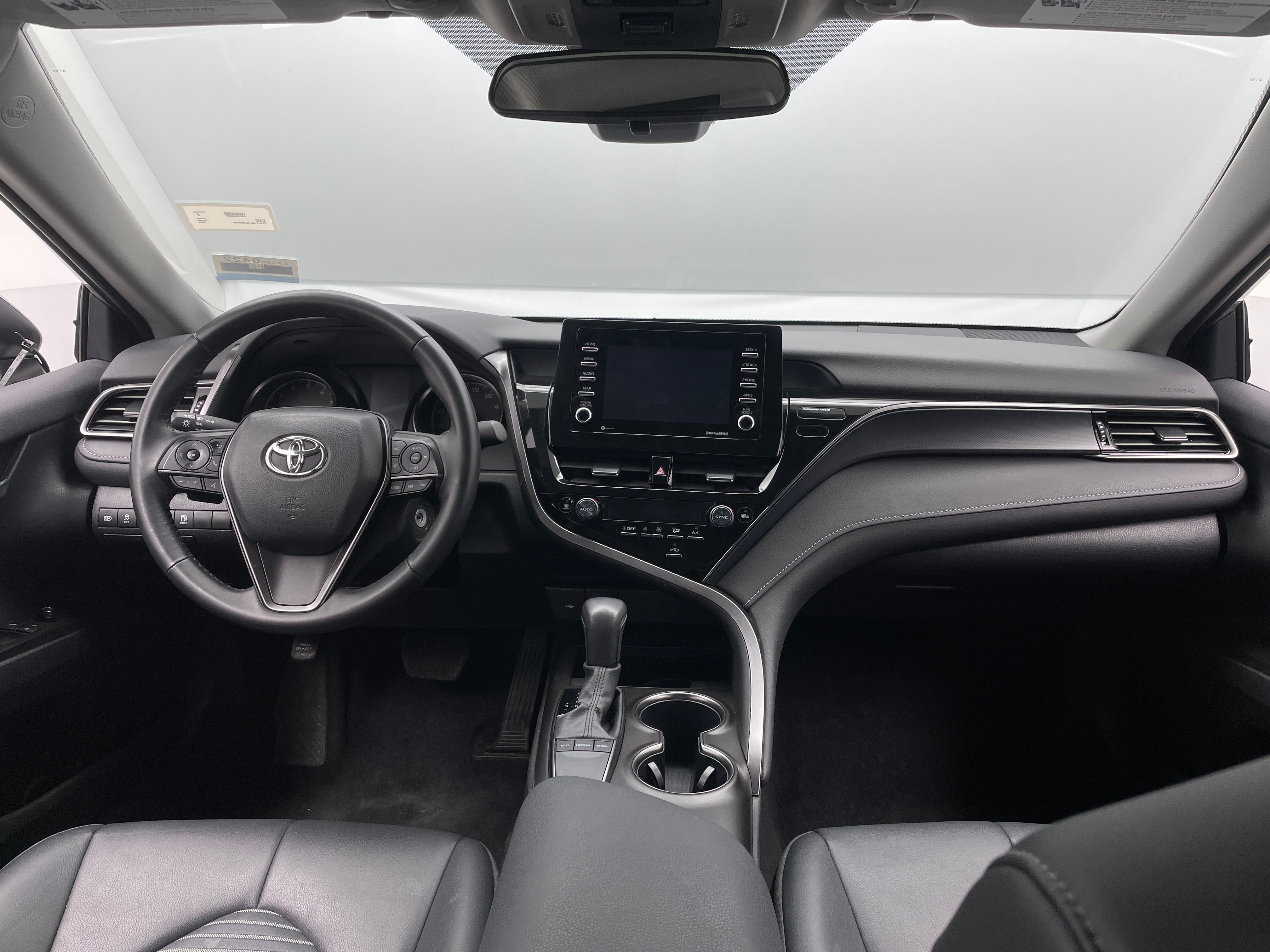 2024 Toyota Camry SE 2