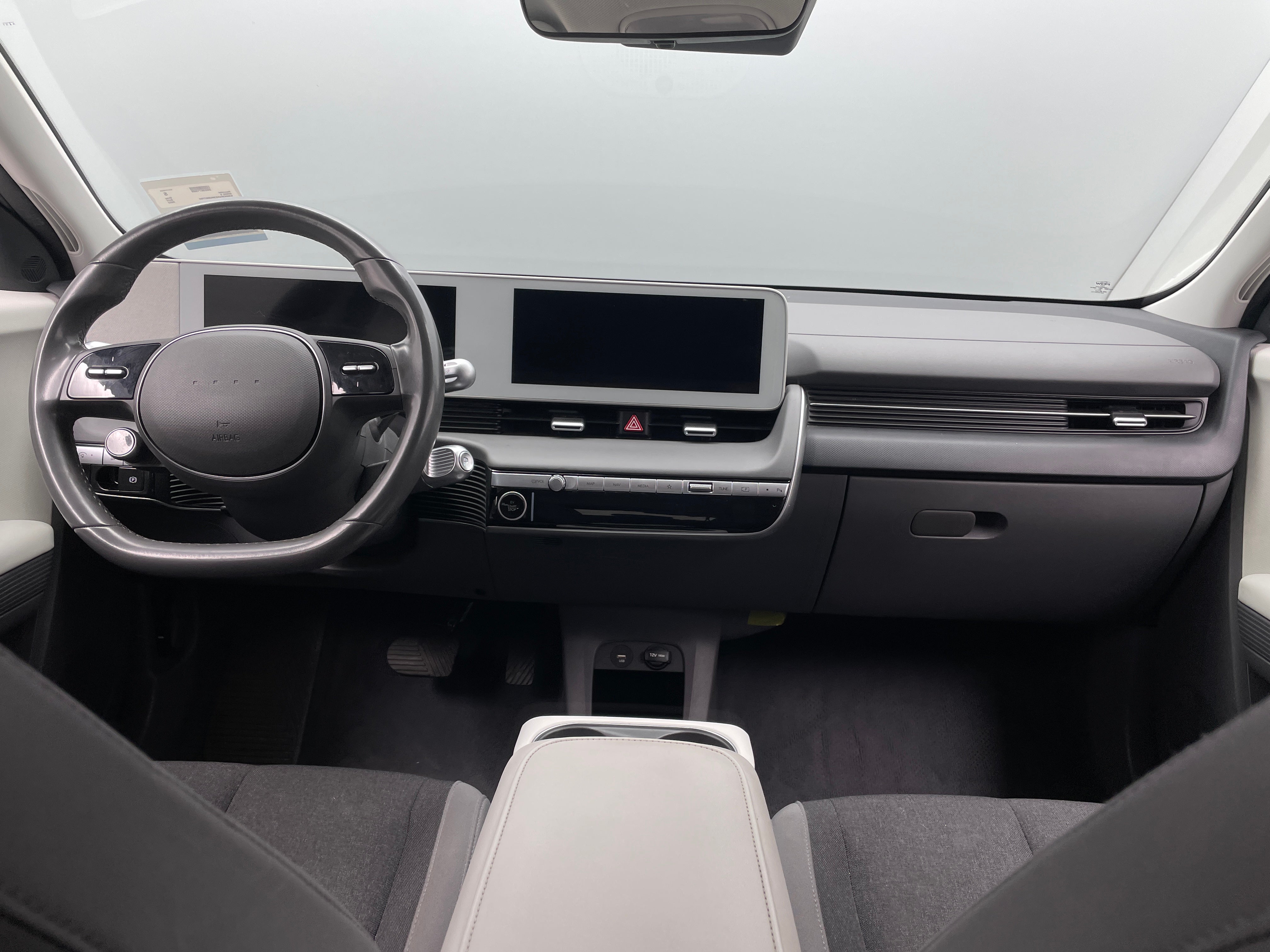 2022 Hyundai Ioniq 5 SE 3