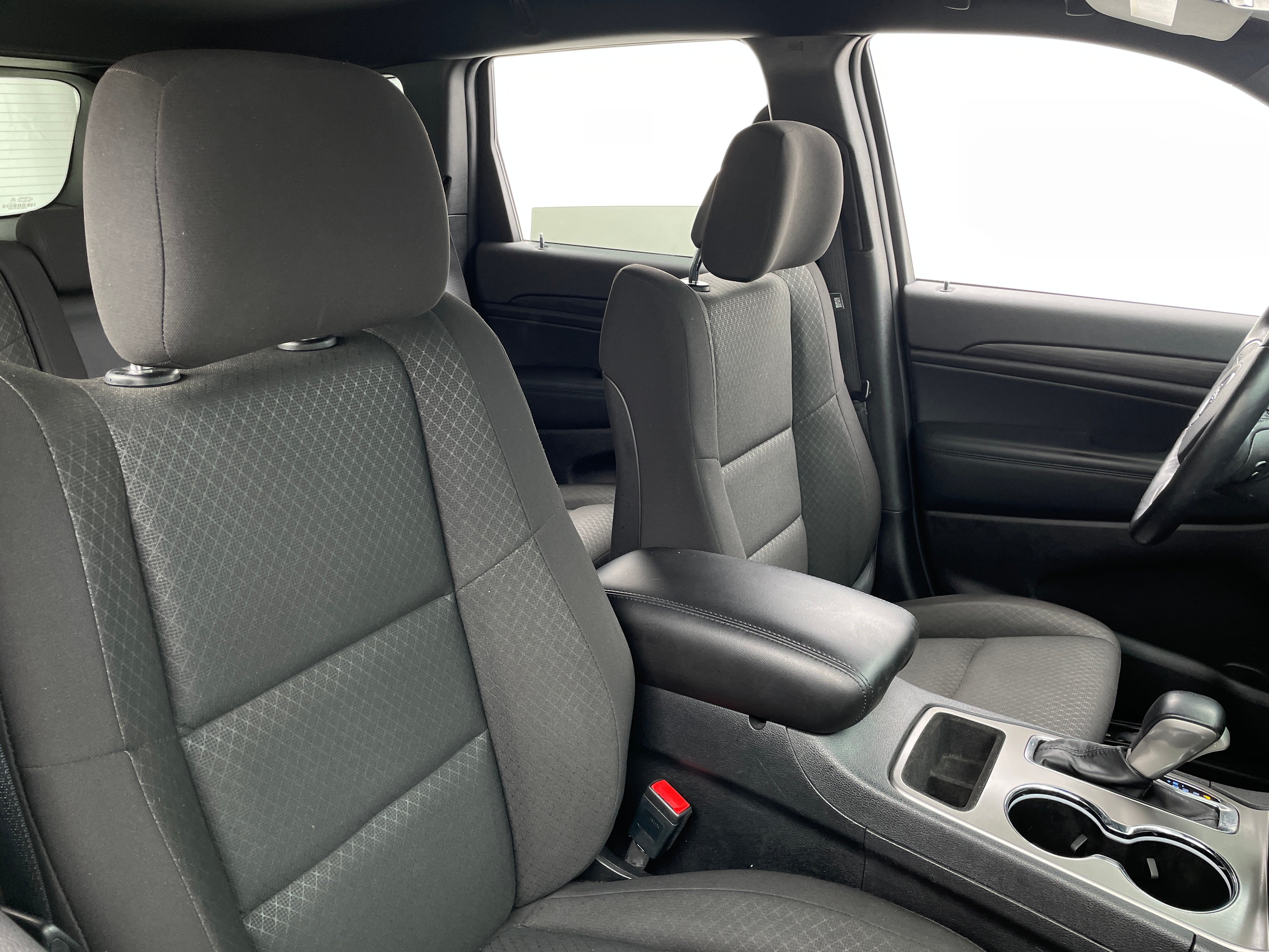 2021 Jeep Grand Cherokee Laredo 2