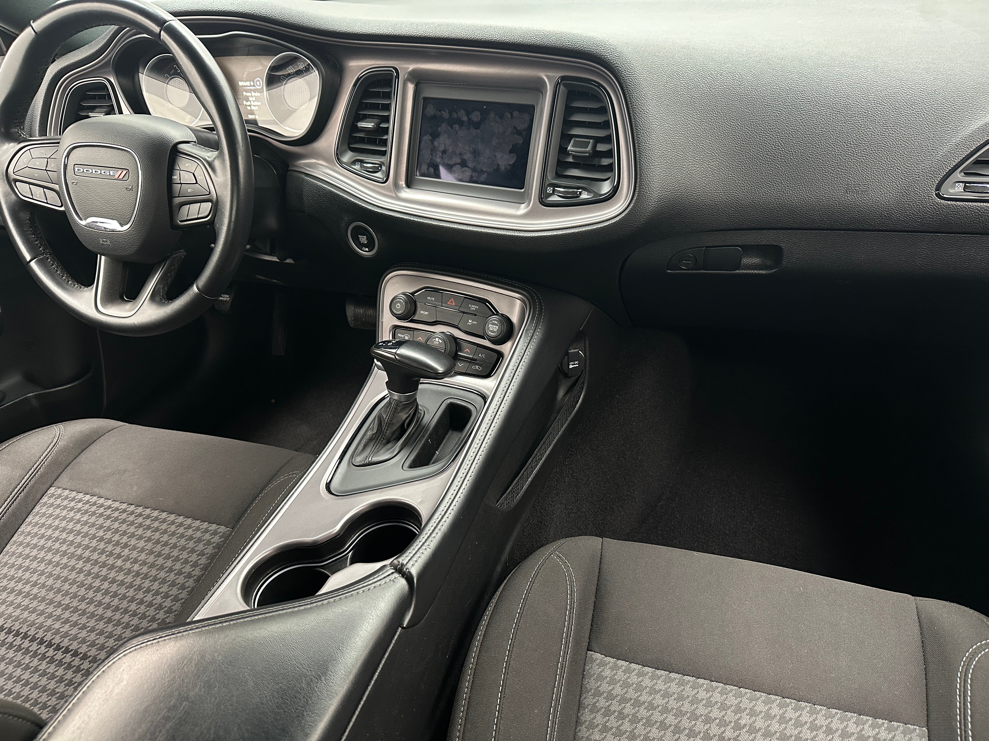 2023 Dodge Challenger SXT 3