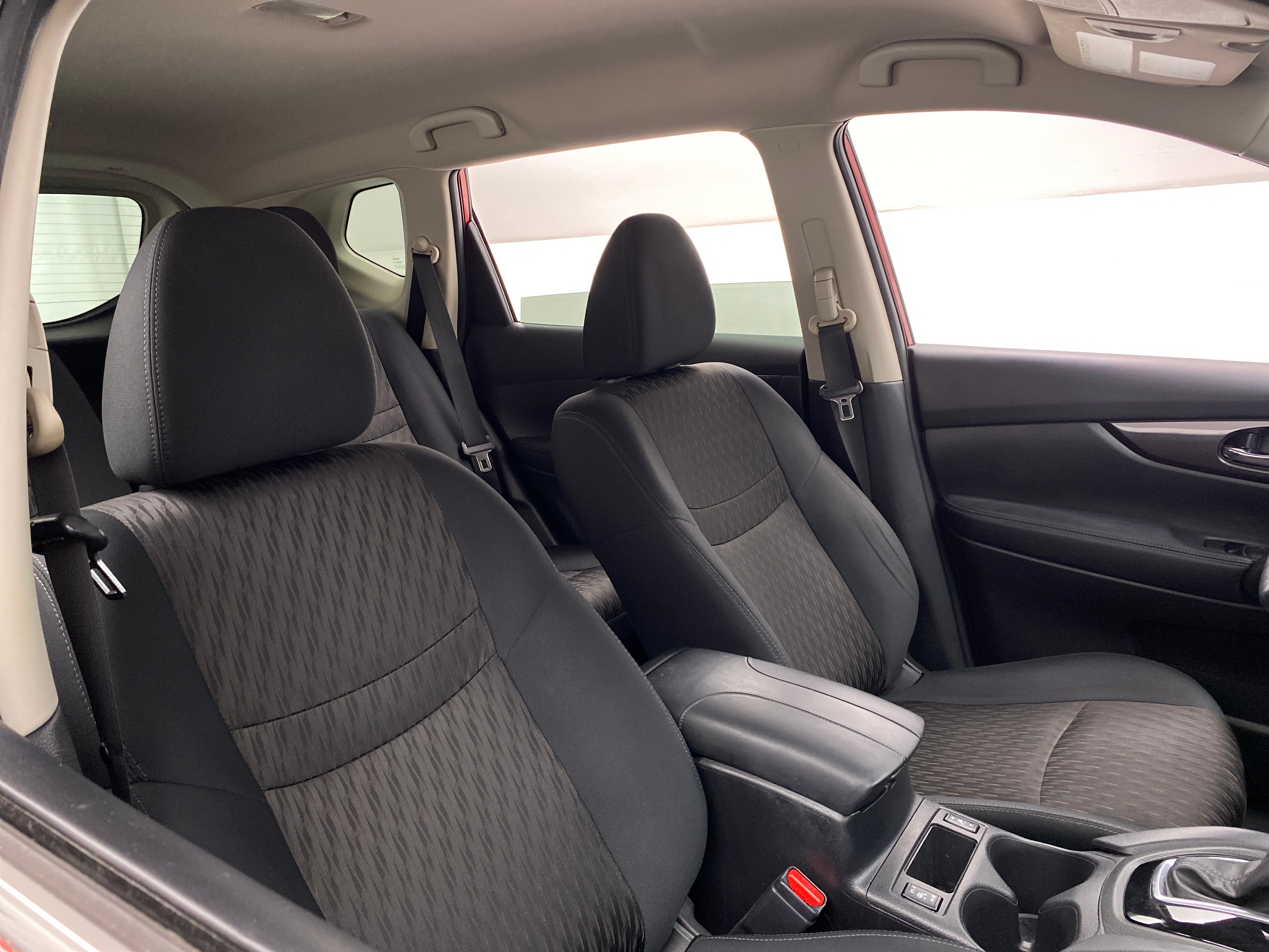 2019 Nissan Rogue SV 2