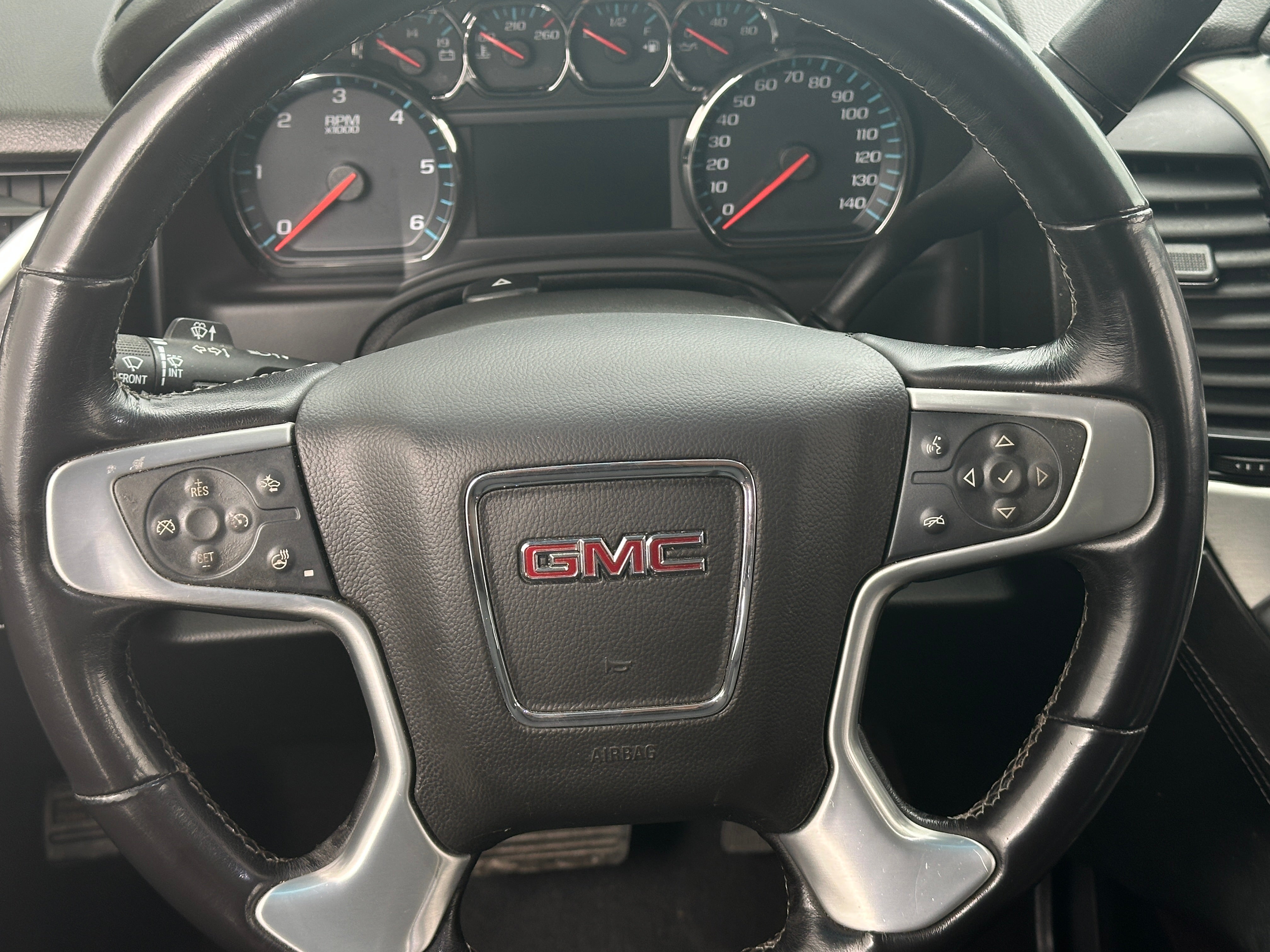 2019 GMC Yukon XL SLT 4