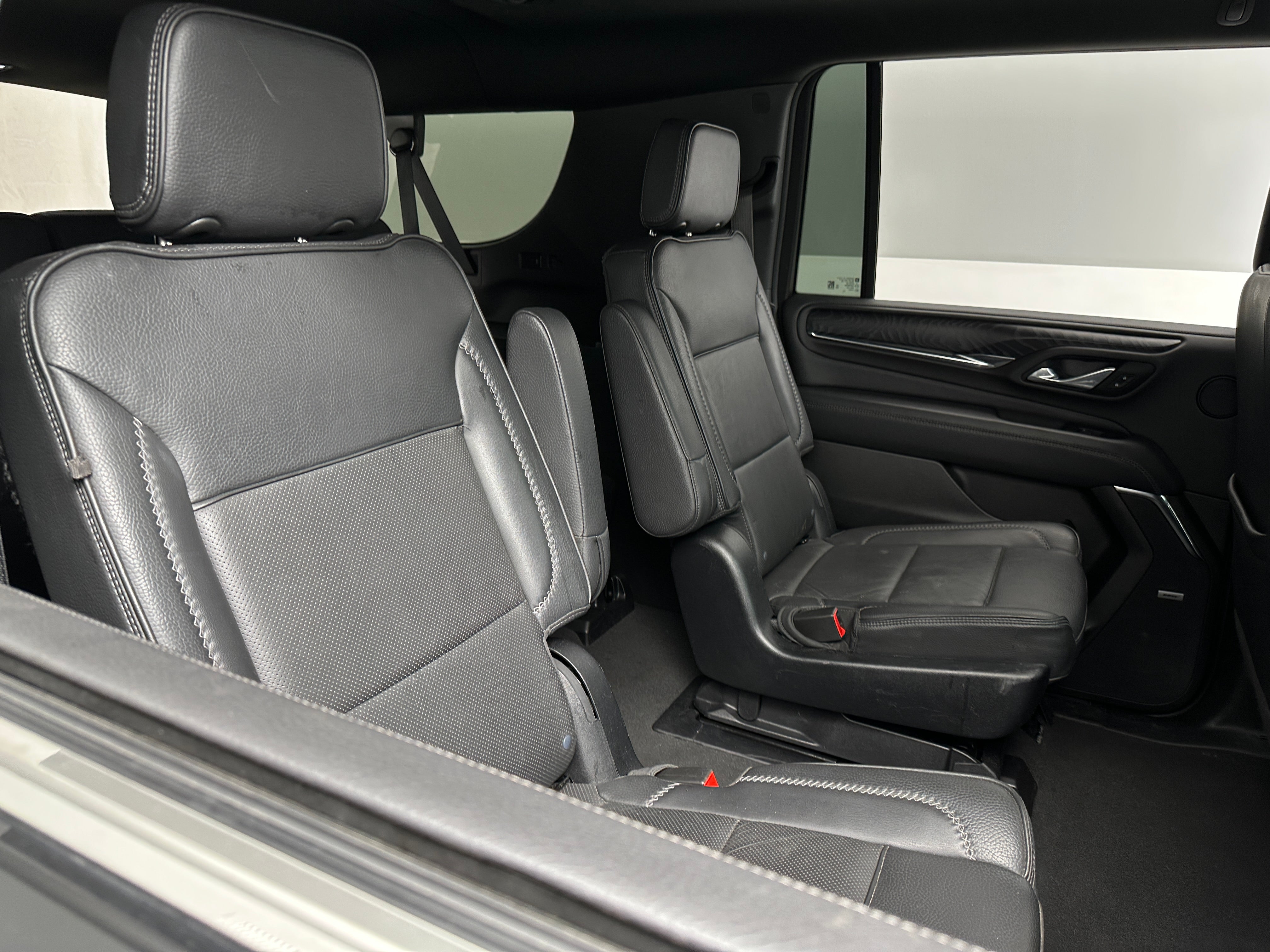 2023 GMC Yukon XL Denali 5