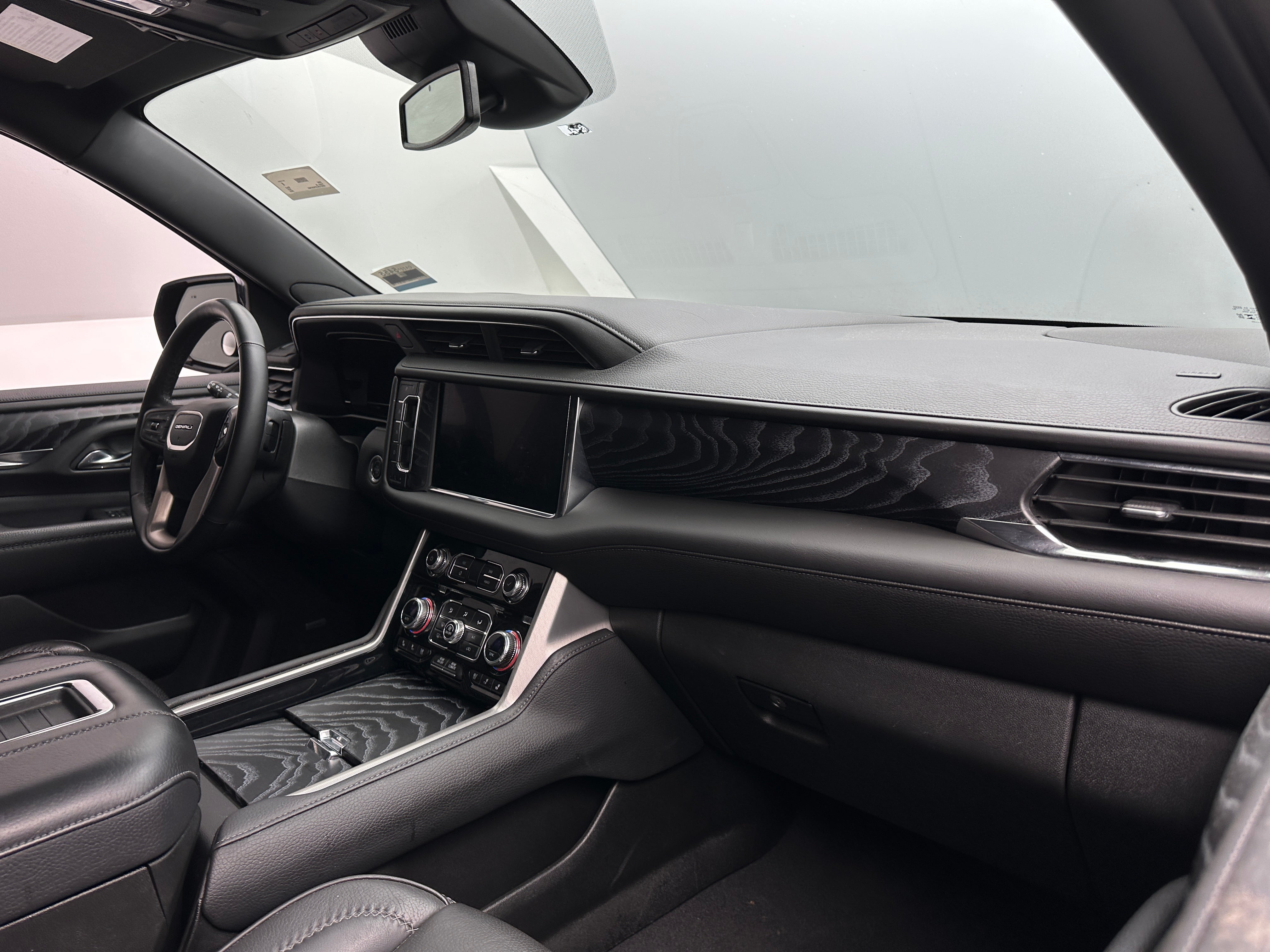 2023 GMC Yukon XL Denali 2