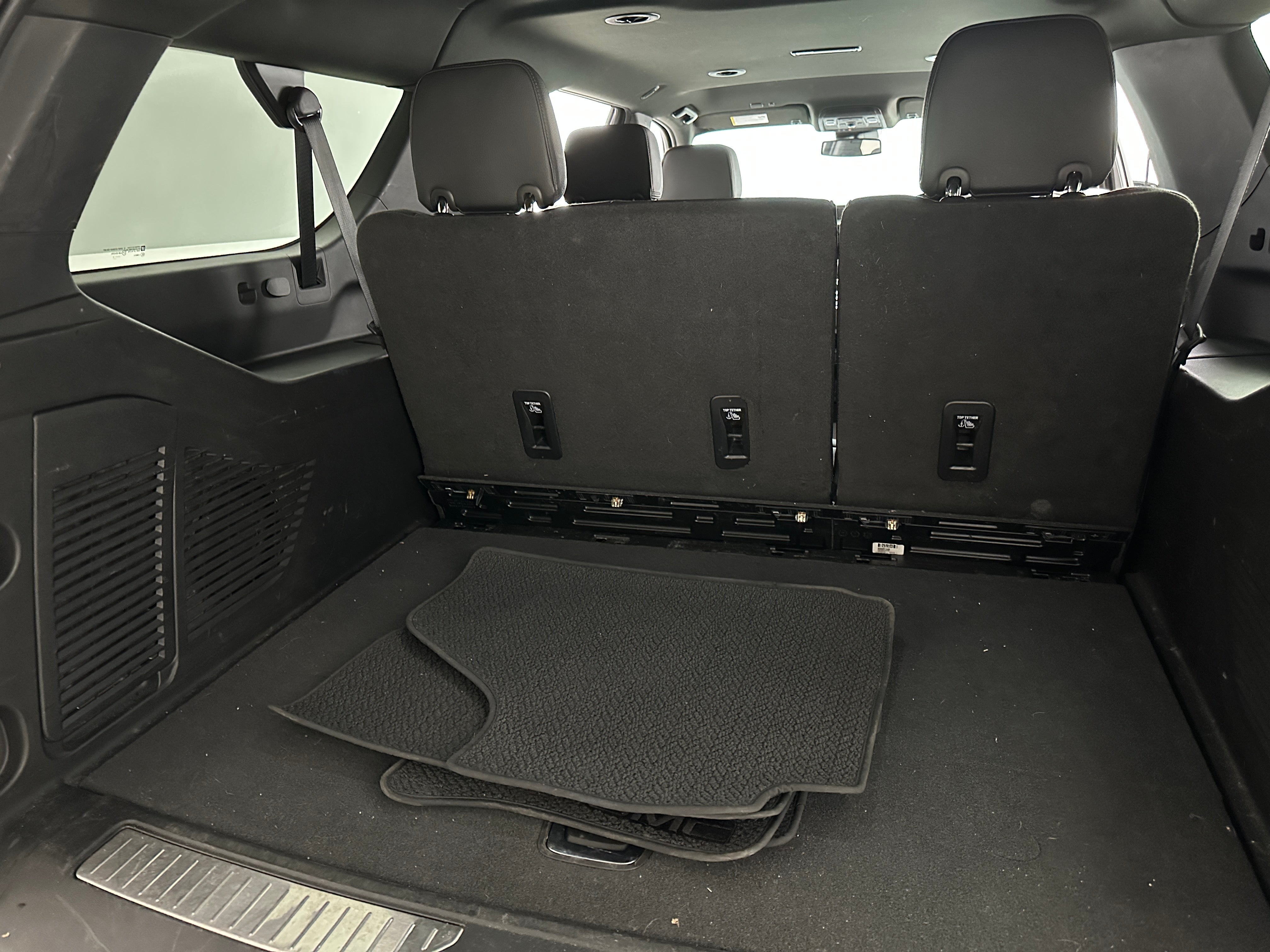 2023 GMC Yukon XL Denali 6