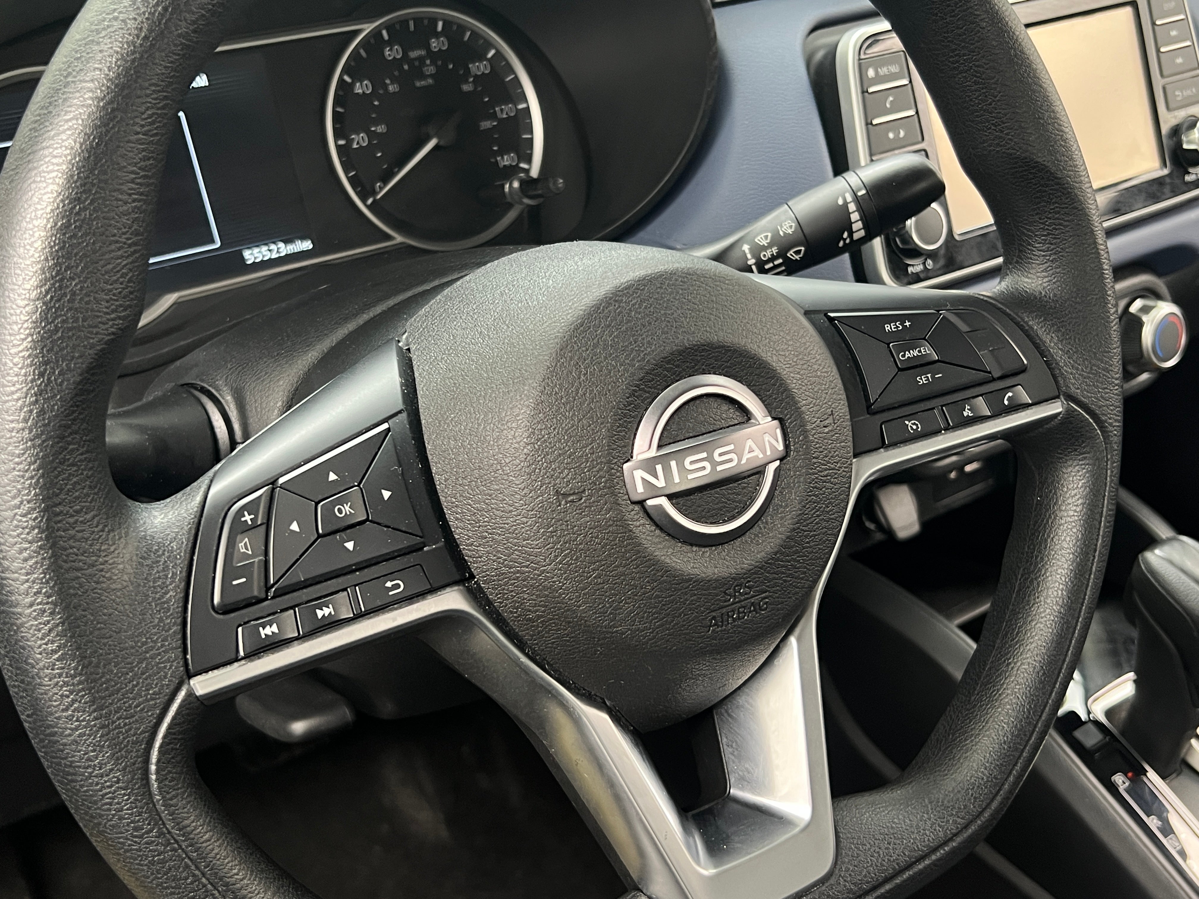 2023 Nissan Versa SV 5