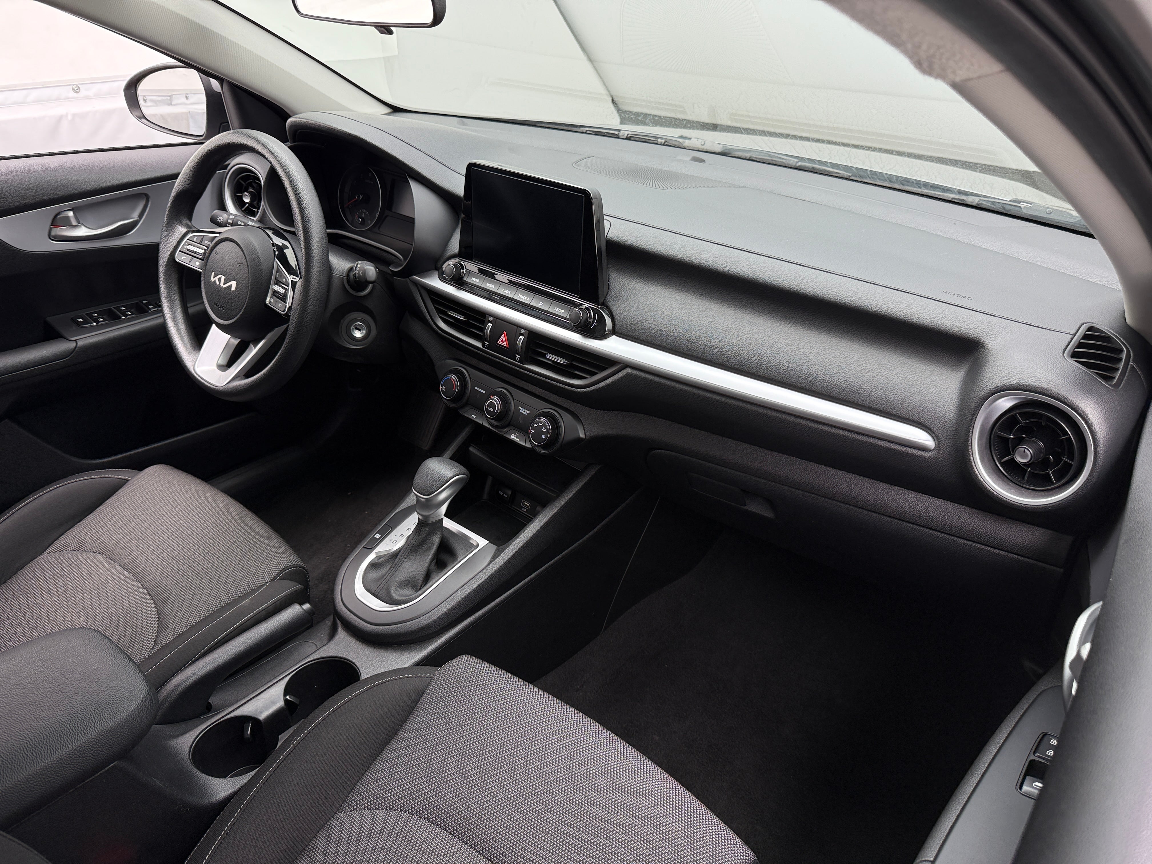 2024 Kia Forte LXS 3