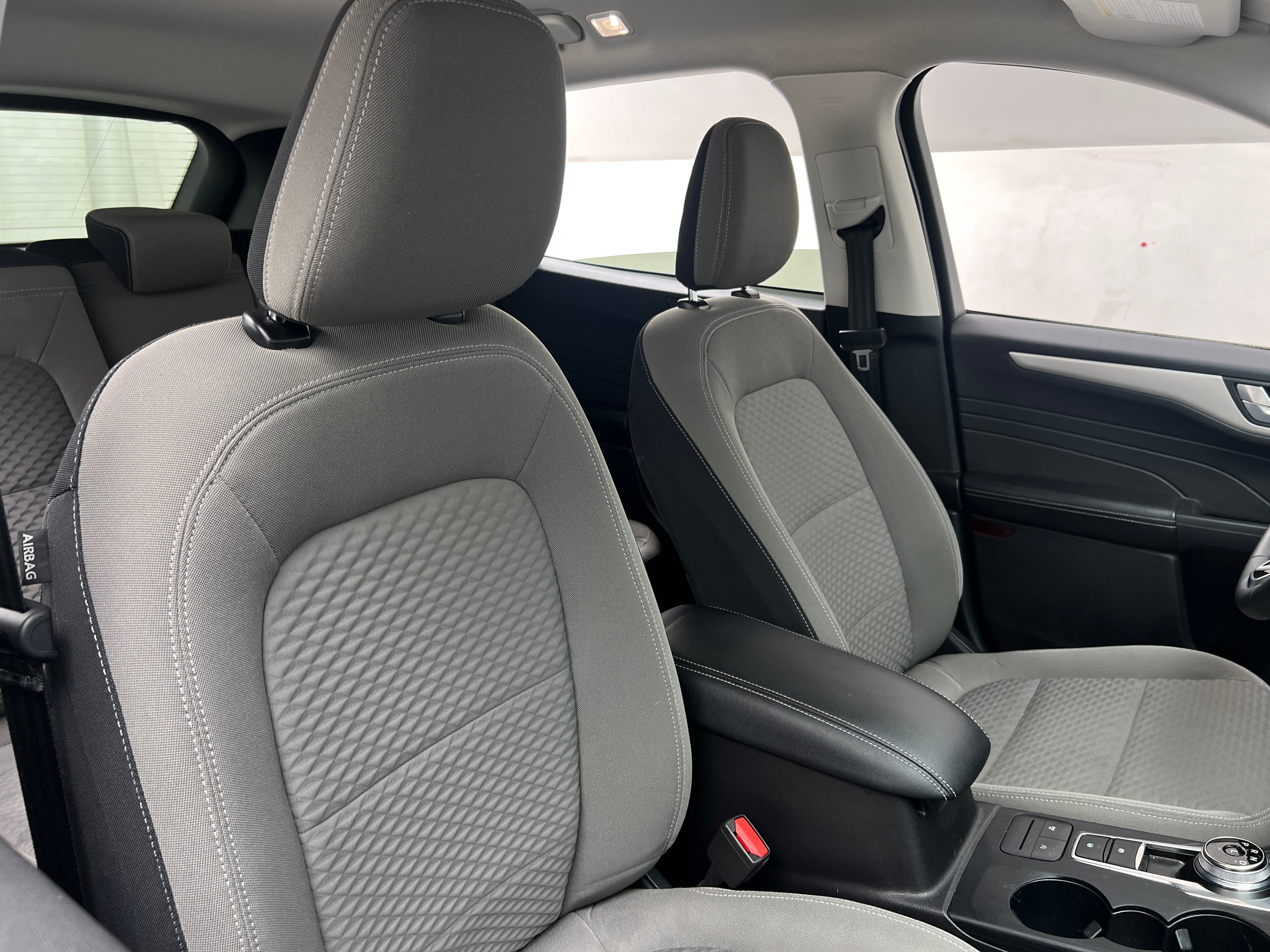 2021 Ford Escape SE 2