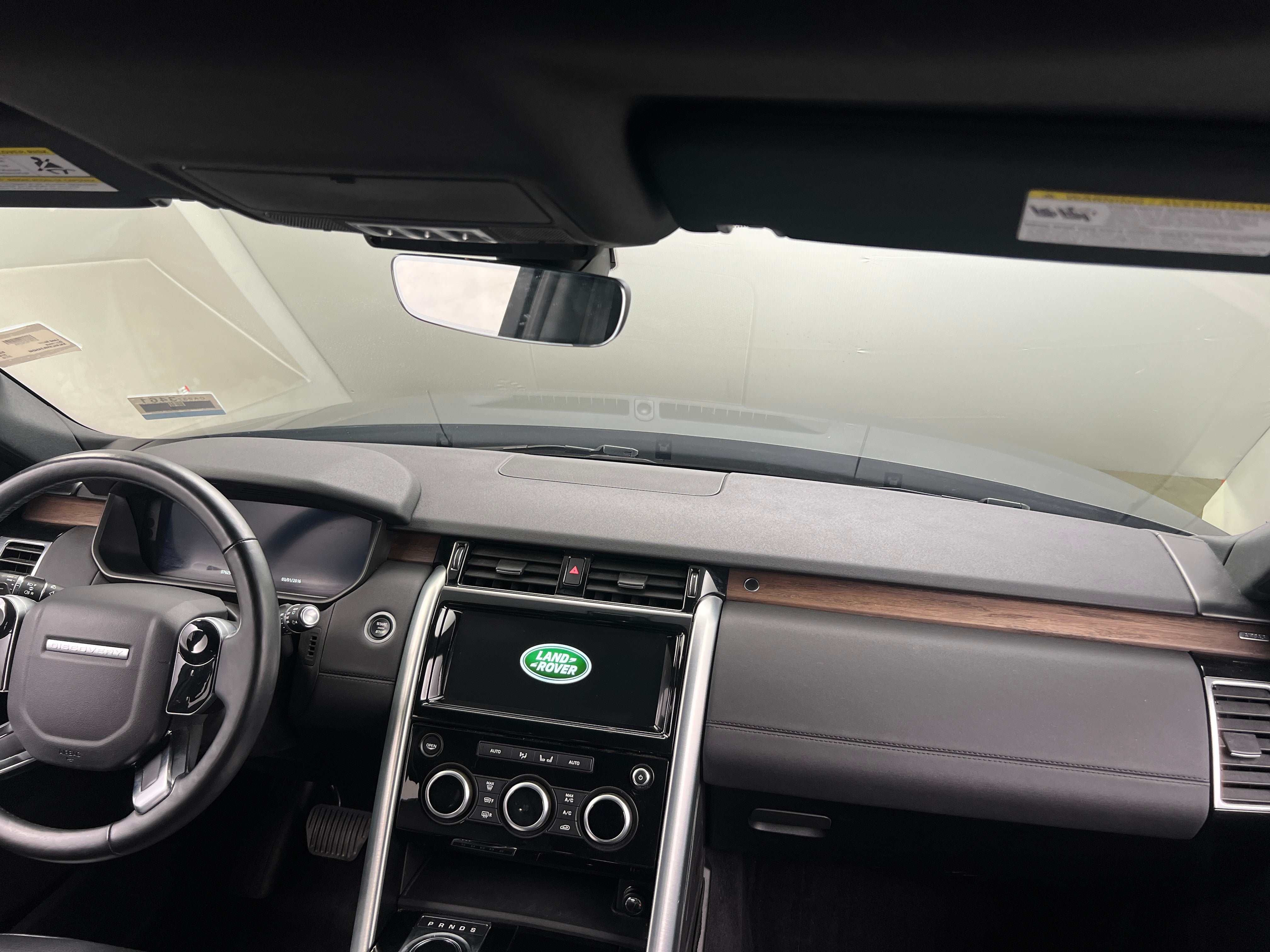 2020 Land Rover Discovery HSE 2