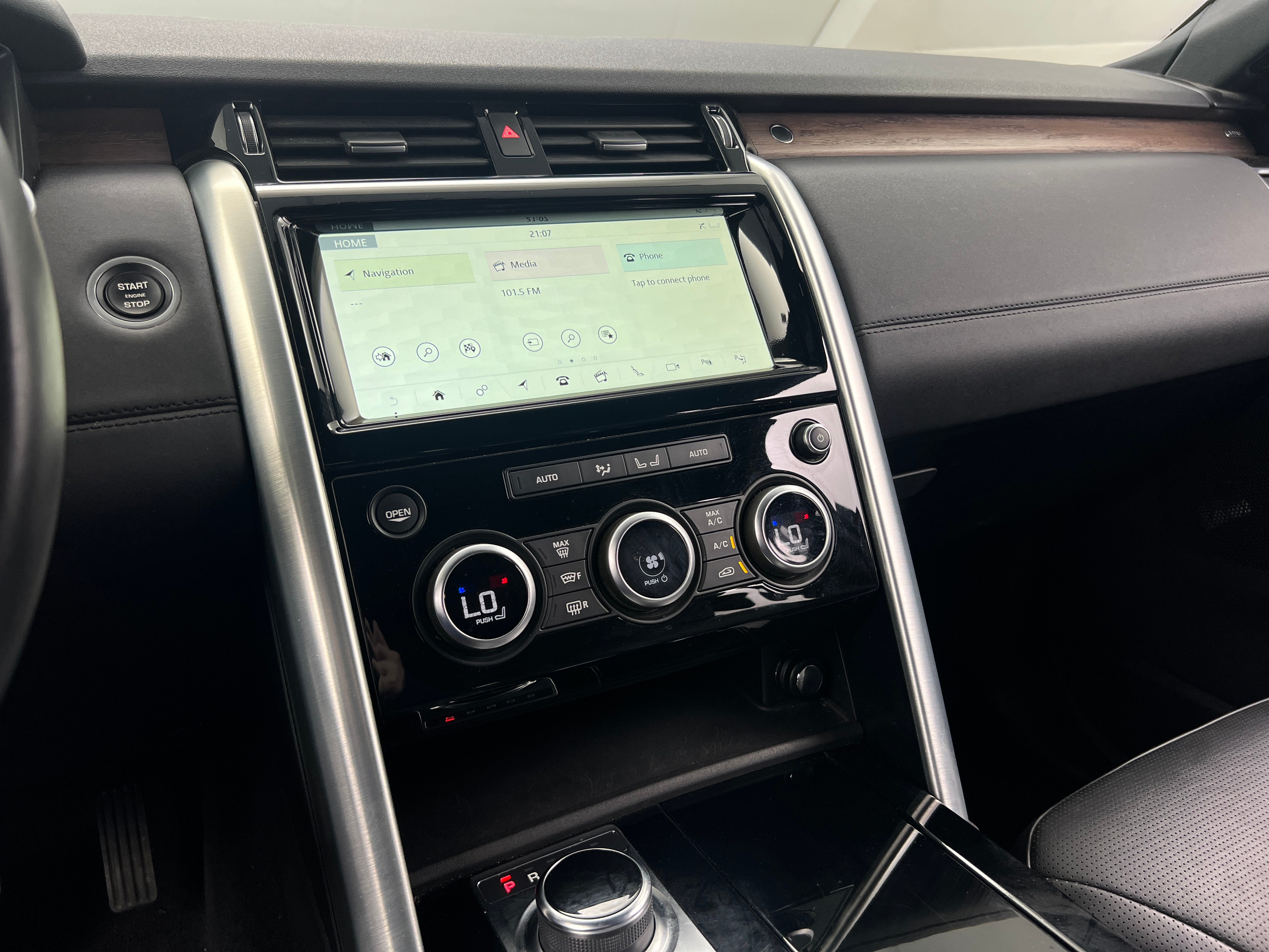 2020 Land Rover Discovery HSE 3