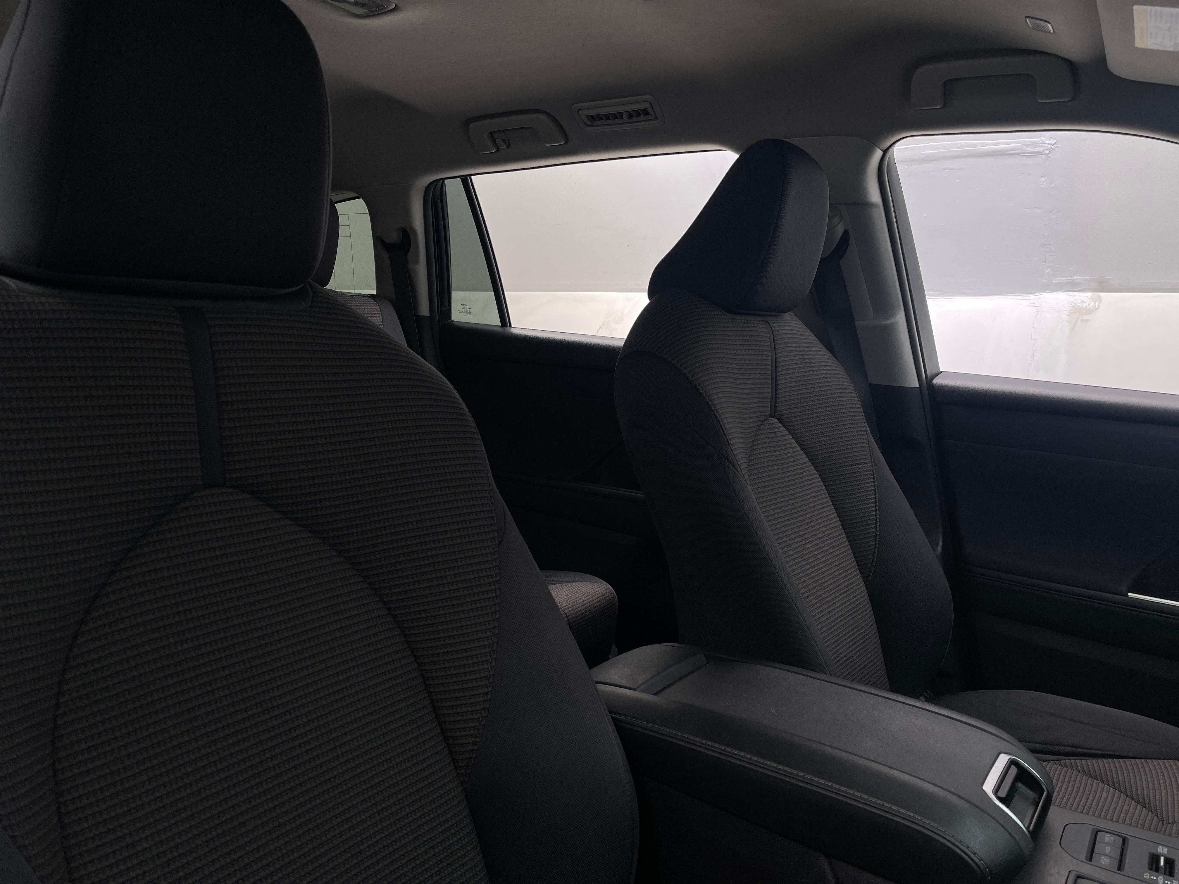 2023 Toyota Highlander LE 2