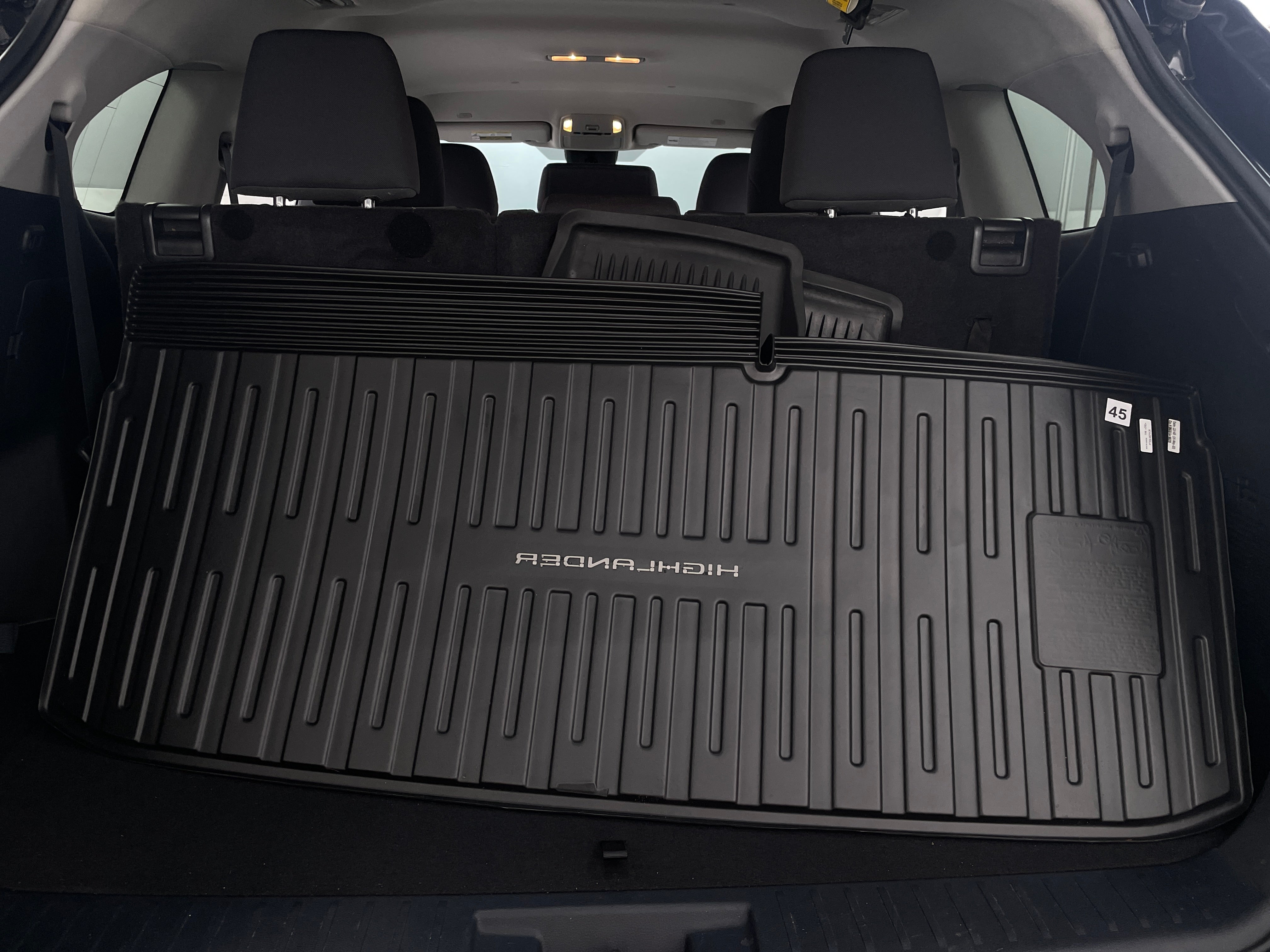 2023 Toyota Highlander LE 7