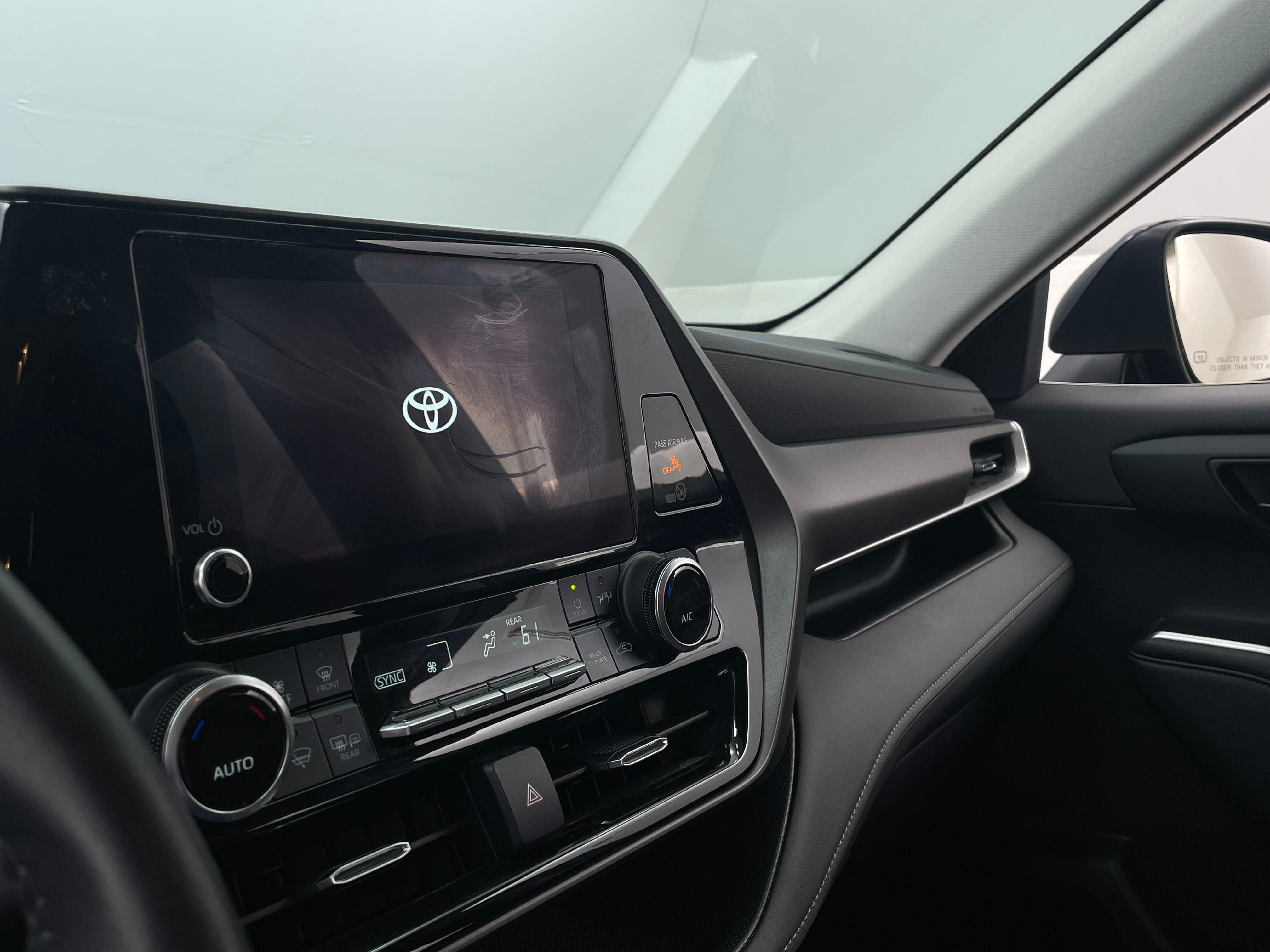 2023 Toyota Highlander LE 4