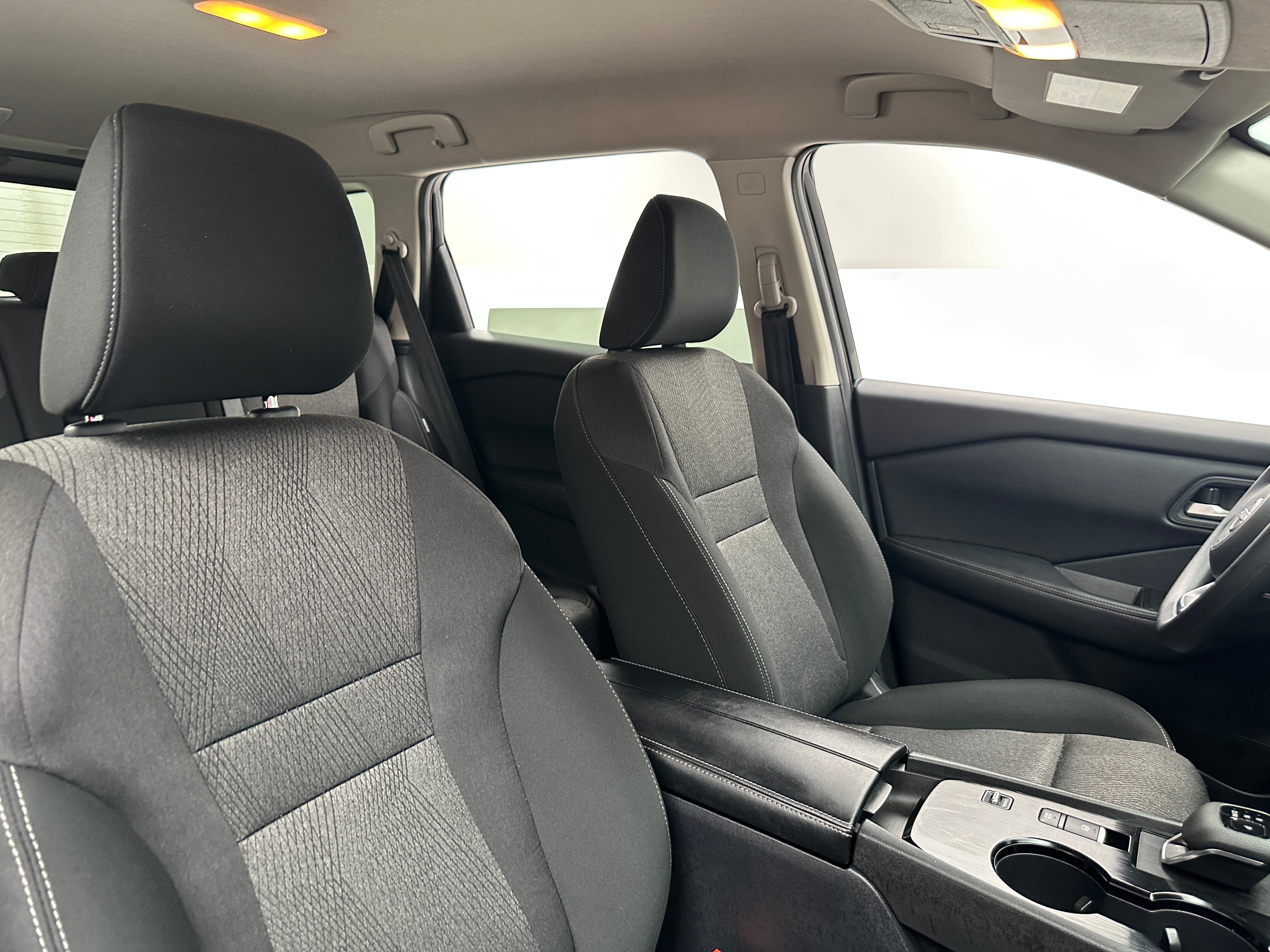 2024 Nissan Rogue SV 2